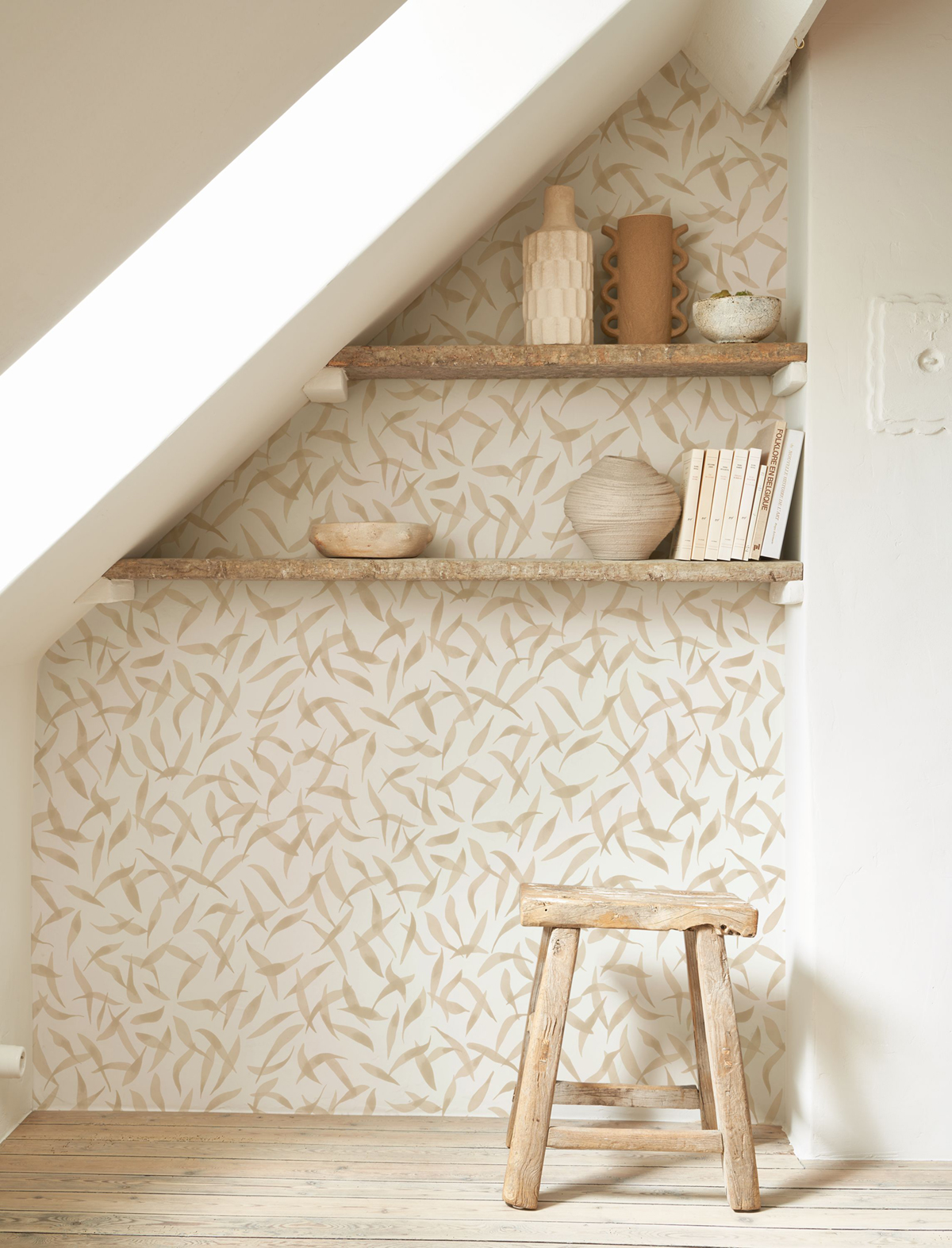 Papier peint Feuille Clos des Oliviers beige - Echappée Belle de Casadéco | Réf. ECHA89841122