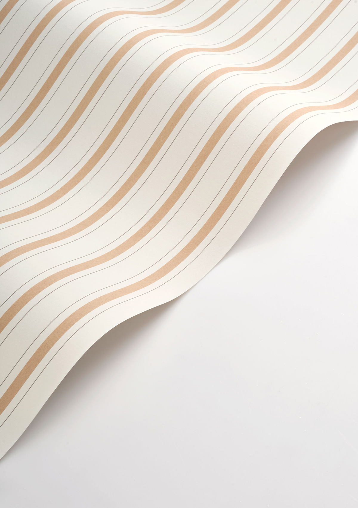 Papier peint Rayure Baroque beige camel - Les Belles Toiles De Jouy 2 de Casadéco VAGUE | Réf. BTJD81571414