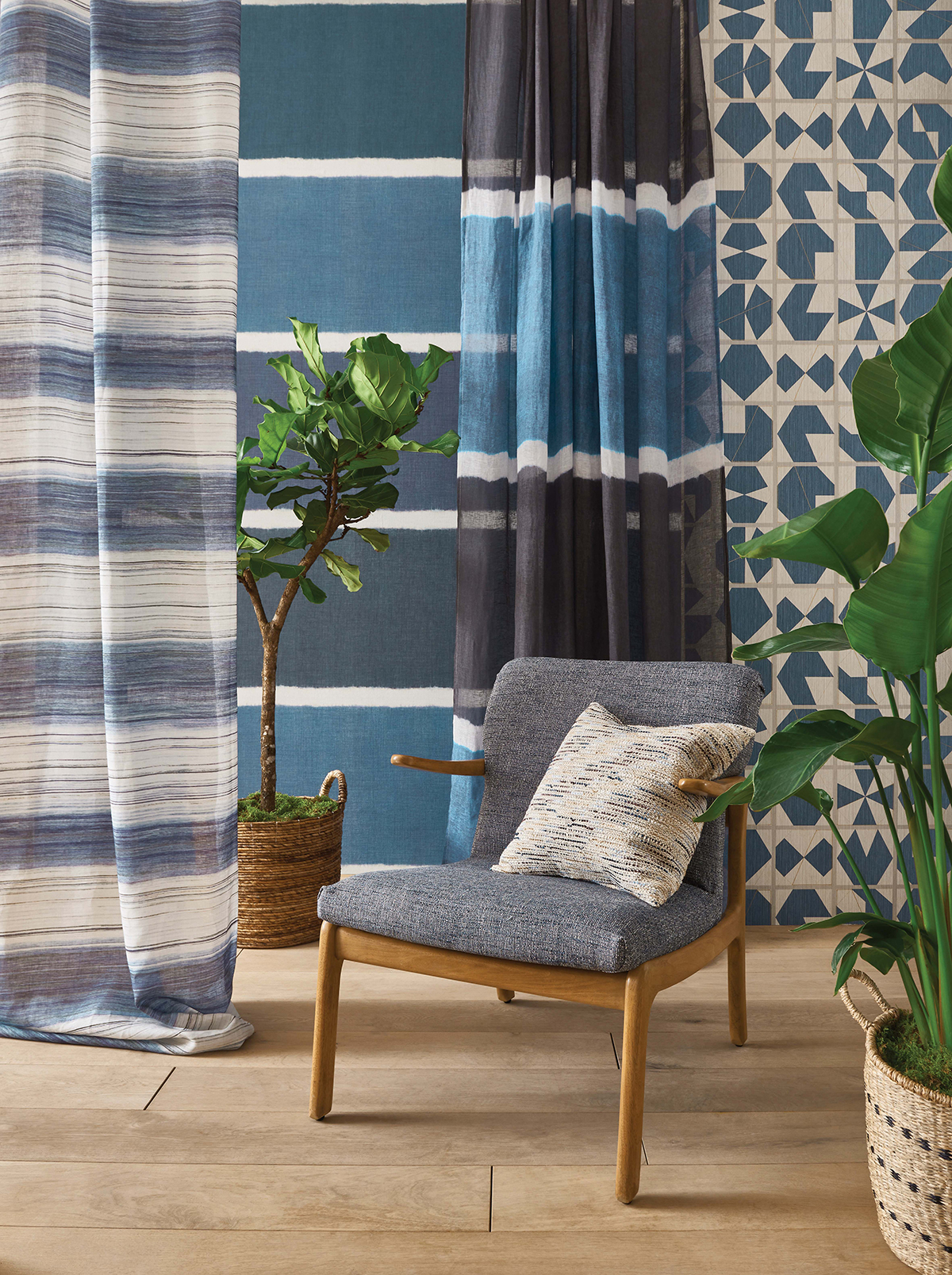 Papier peint panoramique Rayure Effet Lin bleu - Kanoko d'Osborne & Little | AMB Réf. OSB-W7554-01