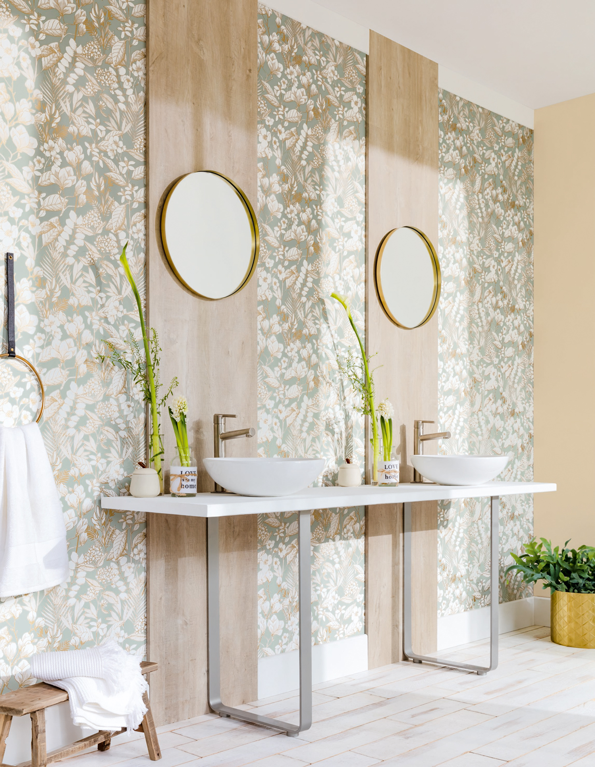 Papier peint Herbier Fleuri May vert d'eau - Flower Power de Casélio | Réf. FLP101857024