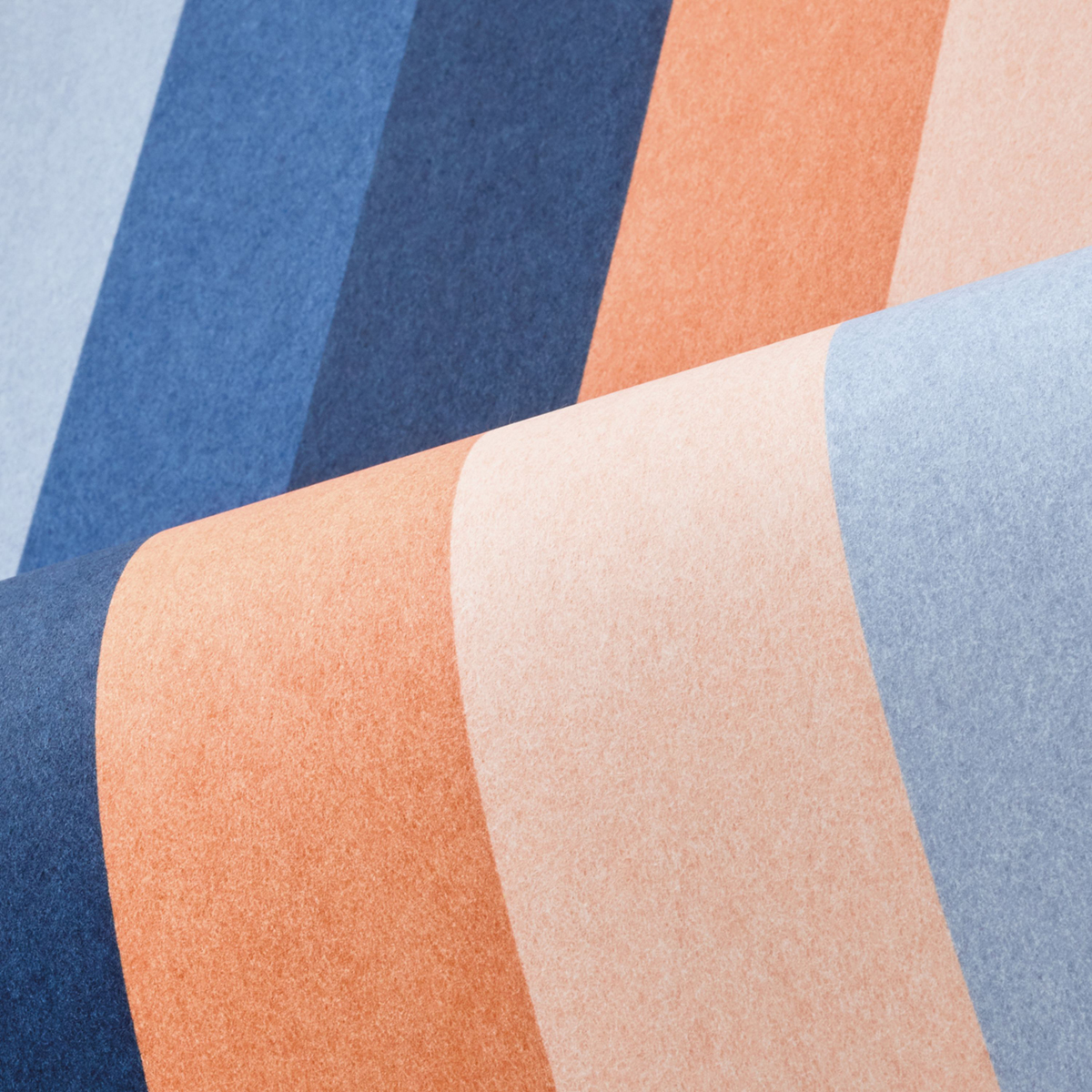 Papier peint Rayure Verticale Transat bleu corail - L'Ile aux Oiseaux de Casamance AMBV | Réf. CAS-75923466