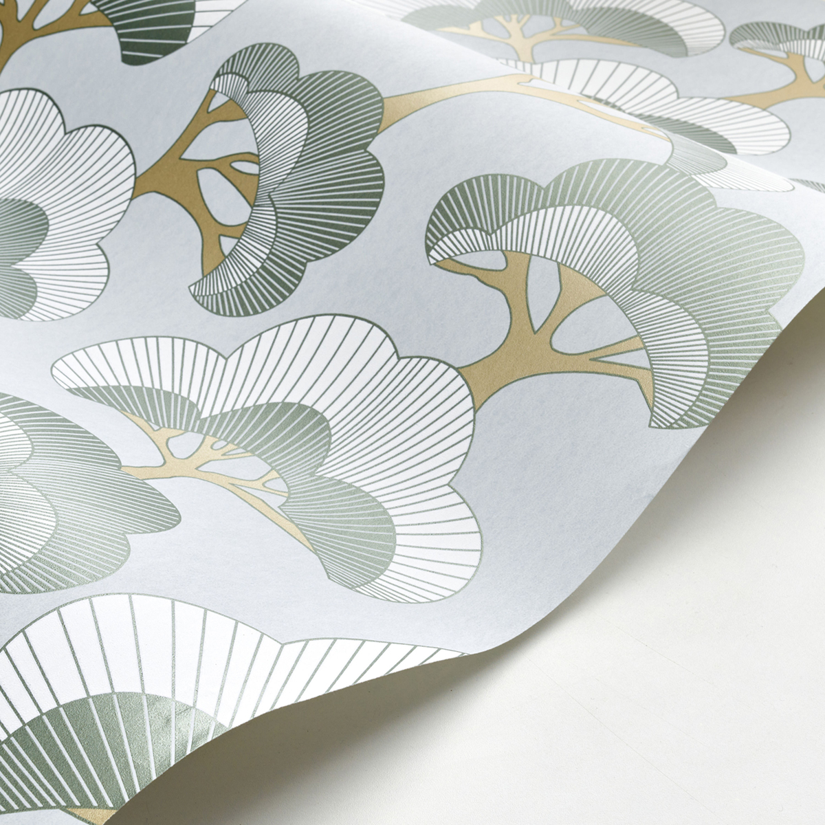 Papier peint Pin Goyo Matsu bleu fumée - Kyoto de Casadéco AMB2 | Réf. KYTO88717089