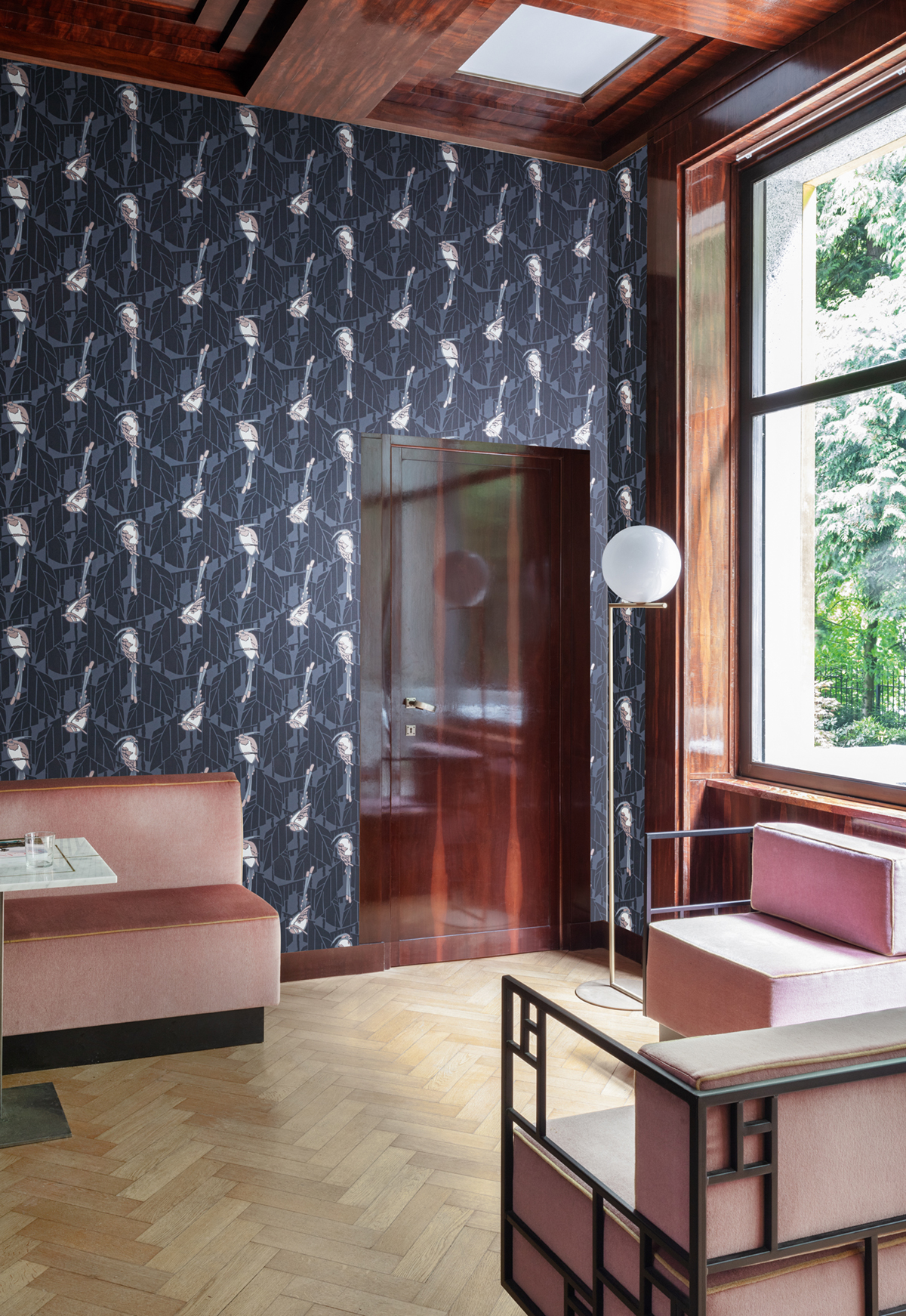 Papier peint Oiseau Graphique Kardinal rose métallisé - Folies de Masureel | Réf. MAS-FOL603