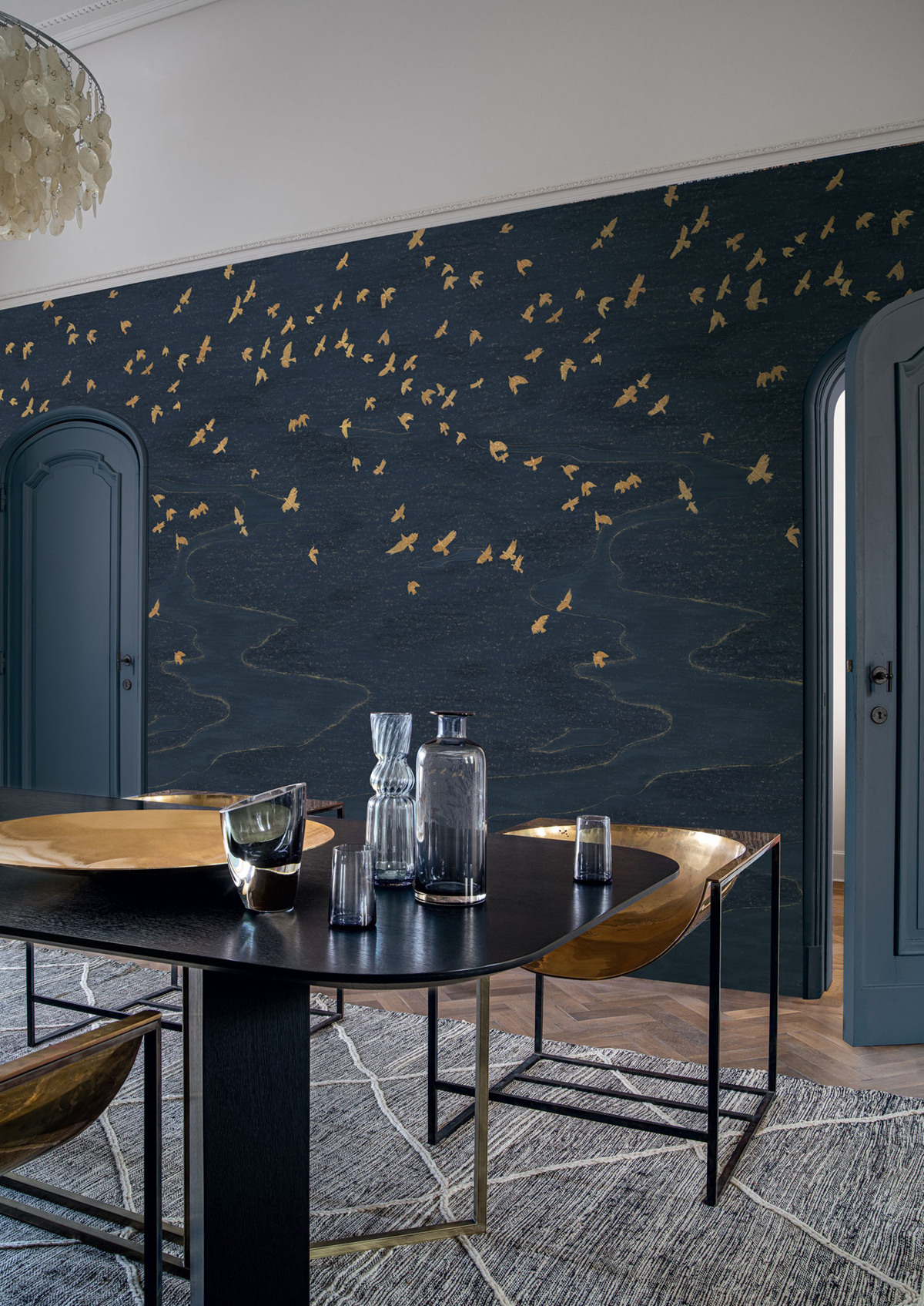 Papier peint panoramique Oiseau Migration bleu marine doré - Panoramas 4 de Casamance | Réf. CAS-76730610