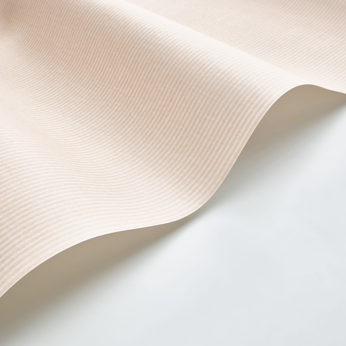 Papier peint Fines Rayures Papier Kraft beige vanille - Papercraft de Casadéco AMBV | Réf. PAPC89651221