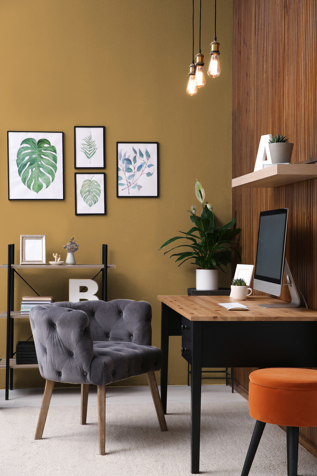 Photo numéro 2 d'une pièce avec un mur peint avec la peinture  Puro orange smooth saffron - c8012