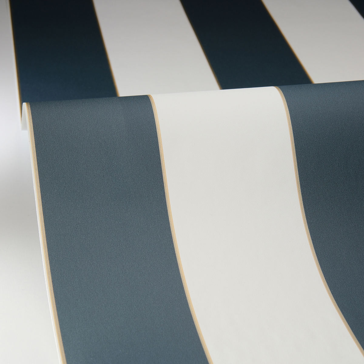 Papier peint Rayures Golden Lines bleu pétrole doré - Light de Casélio AMB4| Réf. LIG101076112