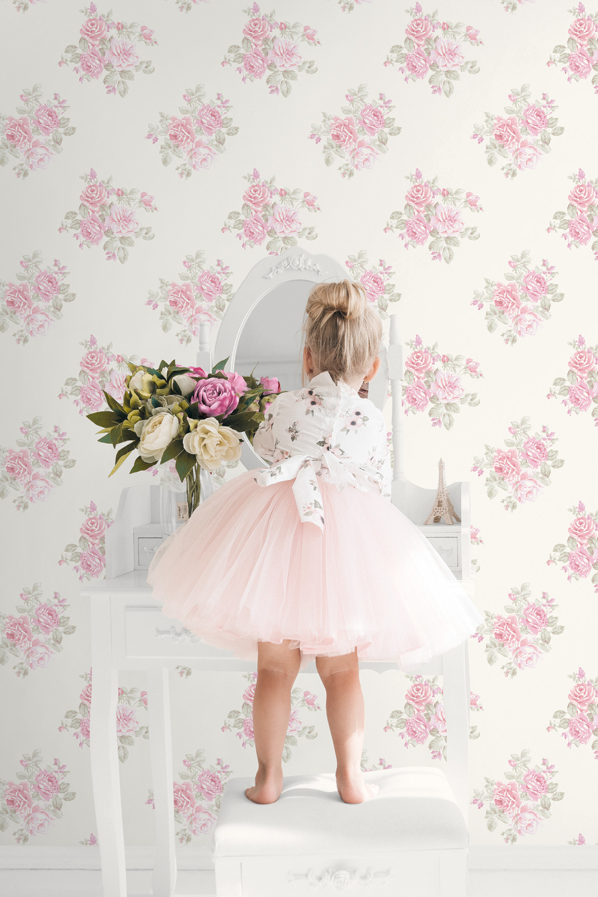 Papier peint Romantique Bouquet Fleuri rose pâle - Alice et Rose de Lutèce | Réf. LTC-VI80011