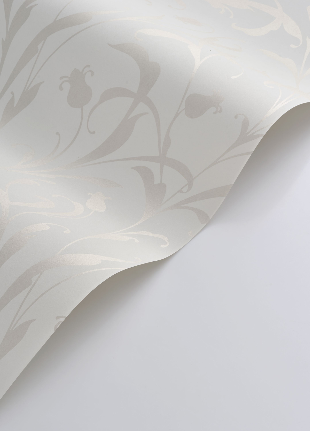 Papier peint Feuillages Arabesques Opaline beige nacré - Elixir de Casadéco | Réf. EXIR202000245