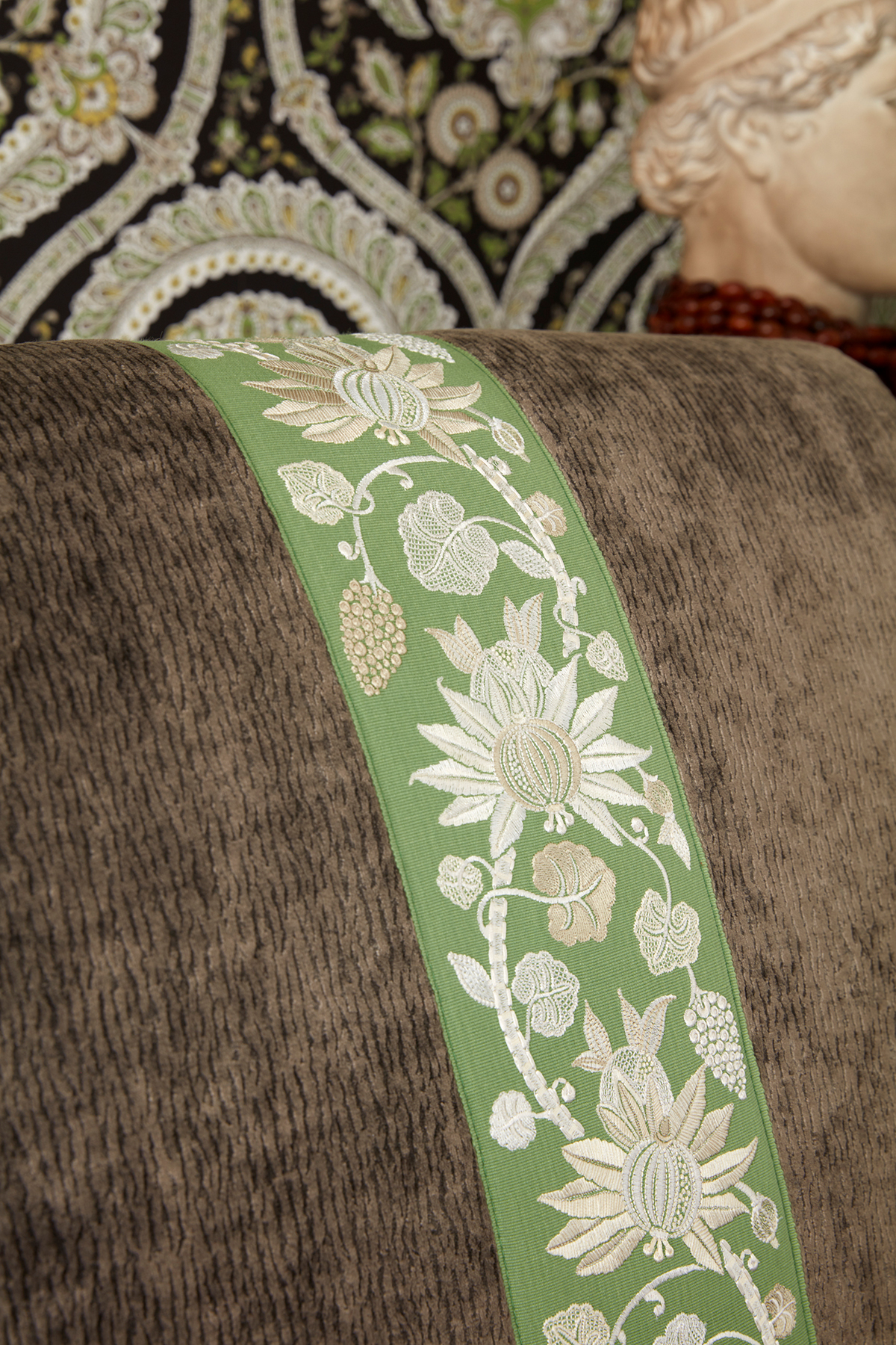 Papier peint Paisley Les Indiennes noir vert - Les Indiennes de Nina Campbell | Réf. OSB-NCW4350-04