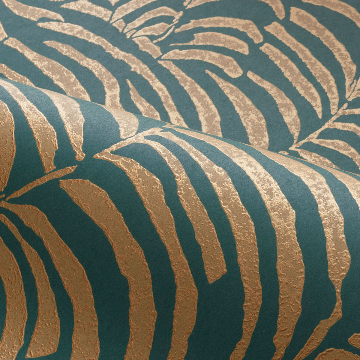 Papier peint Feuille Ethnique Nobile vert sapin mordoré - Jardin Félicia de Casamance AMB3| Réf. CAS-76591936