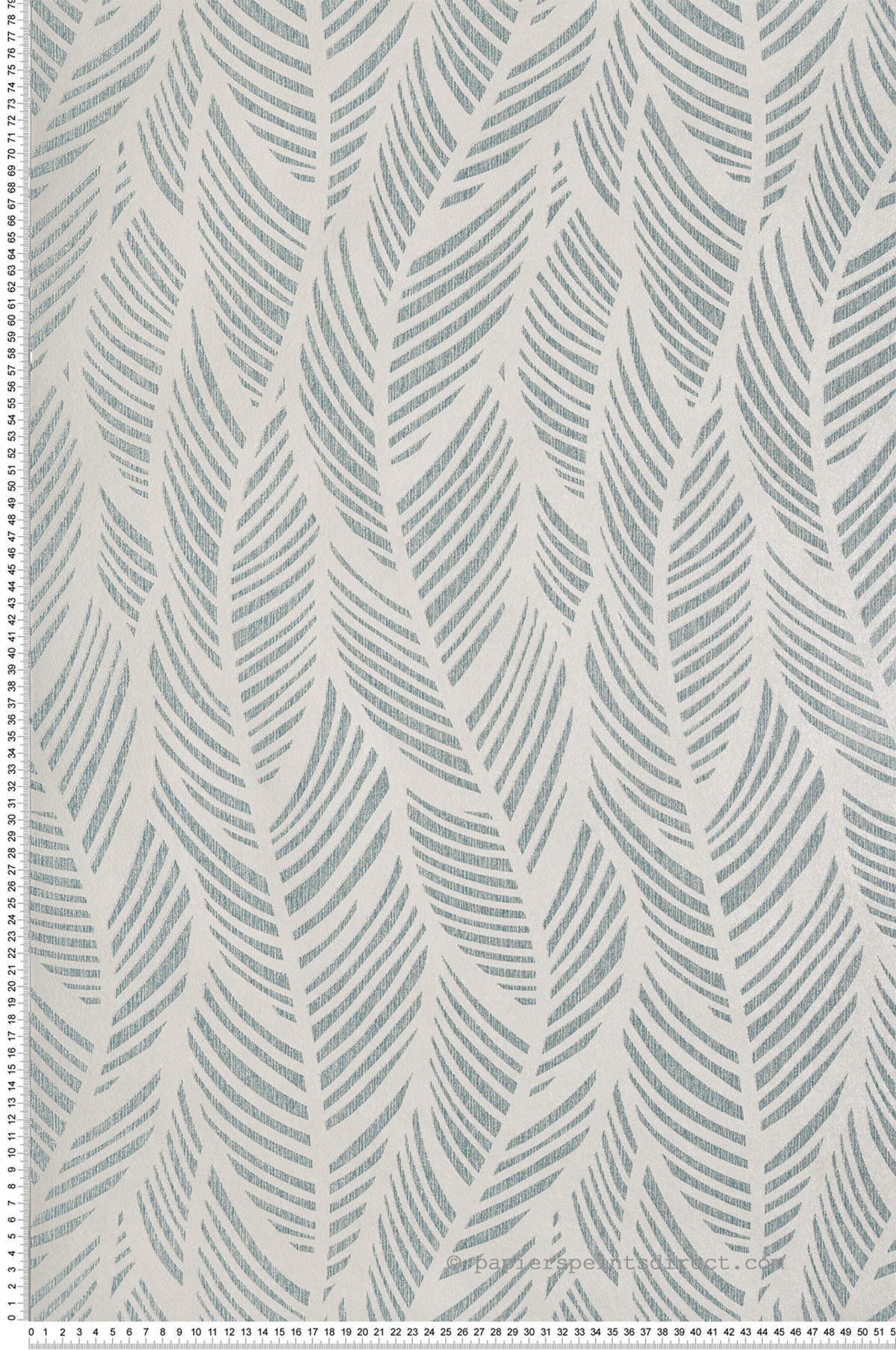 Papier peint Palme Perlée vert et blanc nacré - Willow d'Initiales | Réf. INI-00814902