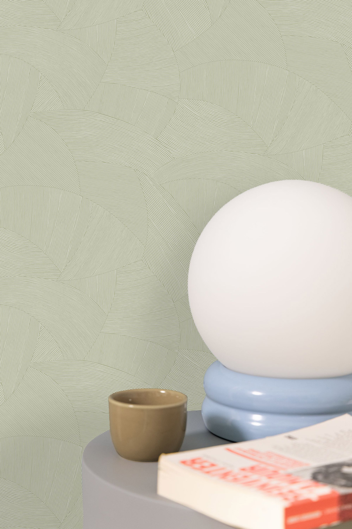 Papier peint Forme Strie Terra vert sauge - Origine de Casélio | Réf. OGN106067000