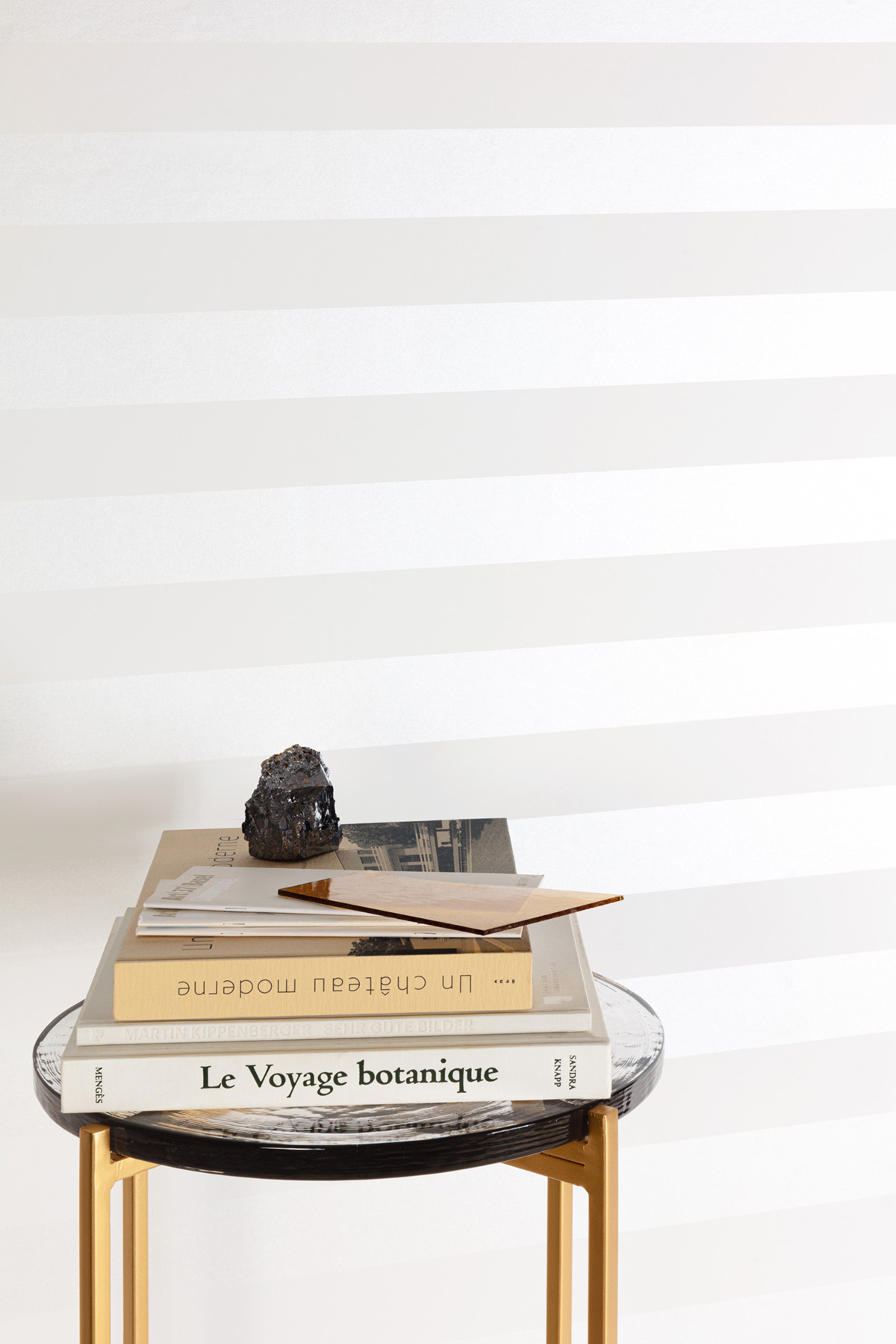 Papier peint Rayure Cyprian blanc nacré - Othello de Masureel | Réf. MAS-OTH402