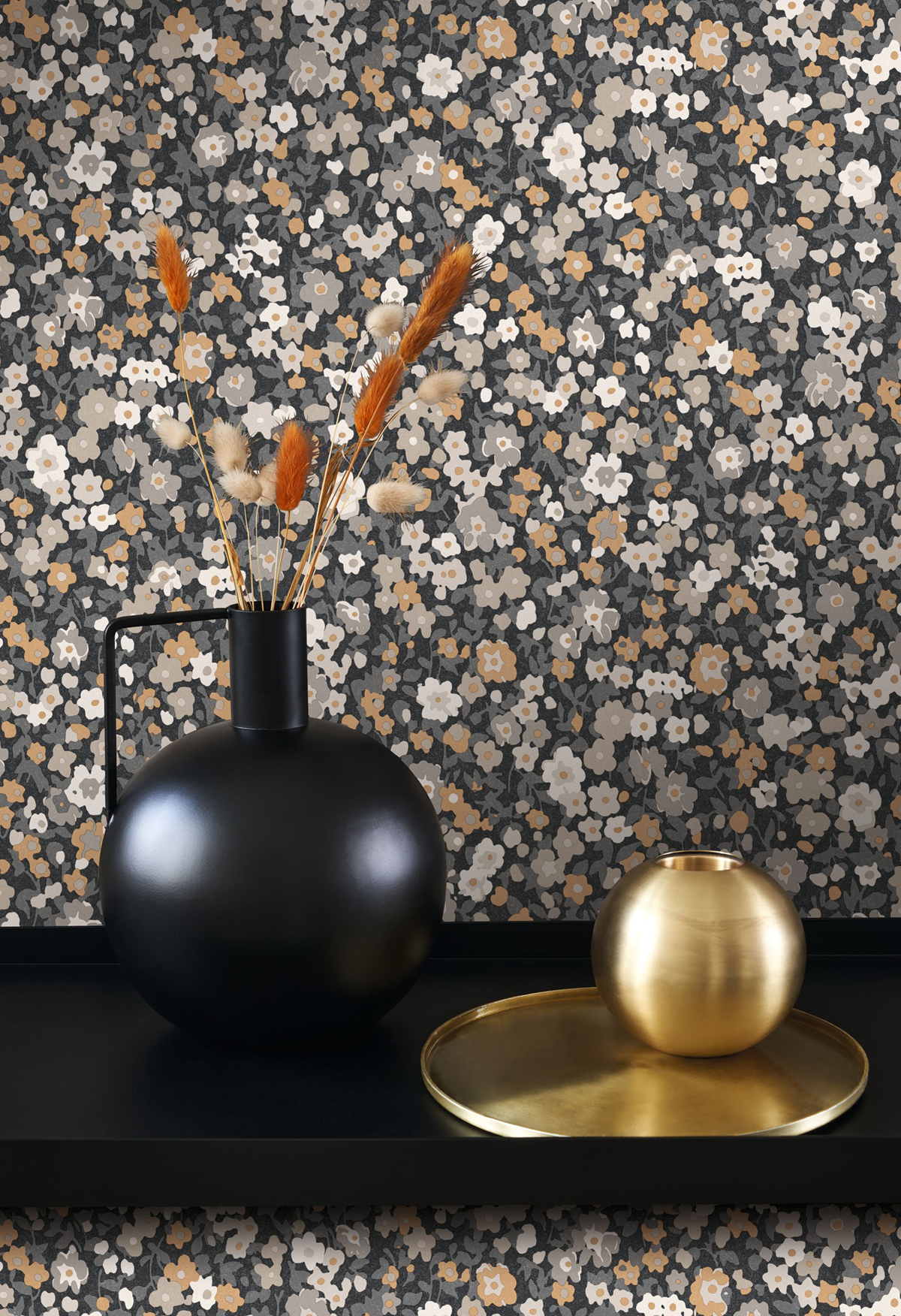 Papier peint Liberty Pansy noir camel - Flower Market de Casadéco | Réf. FLOM89219509