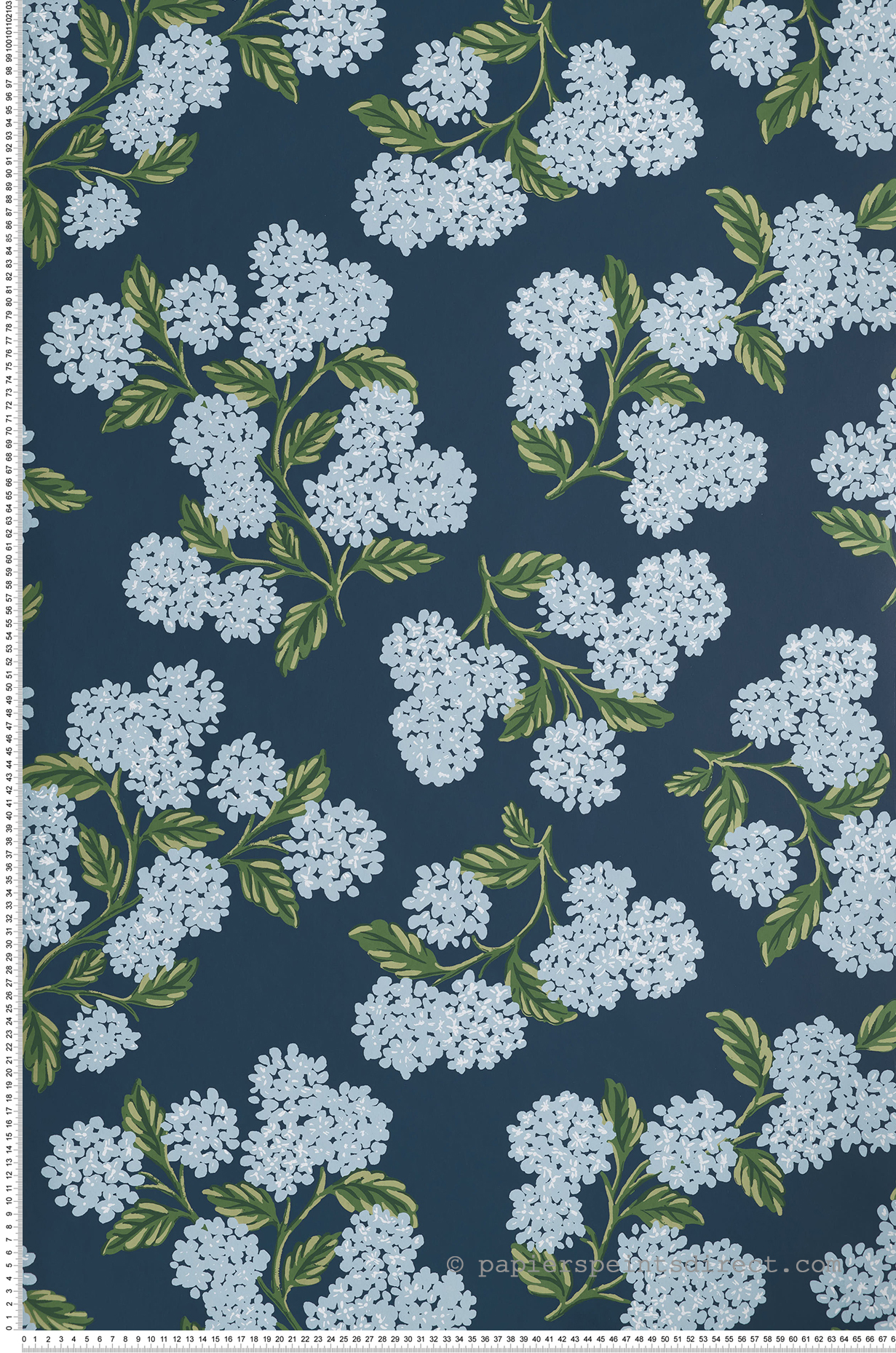 Papier peint Fleurs Hydrangea bleu marine - Rifle Paper Co. d'Initiales | Réf. INI-RI5142