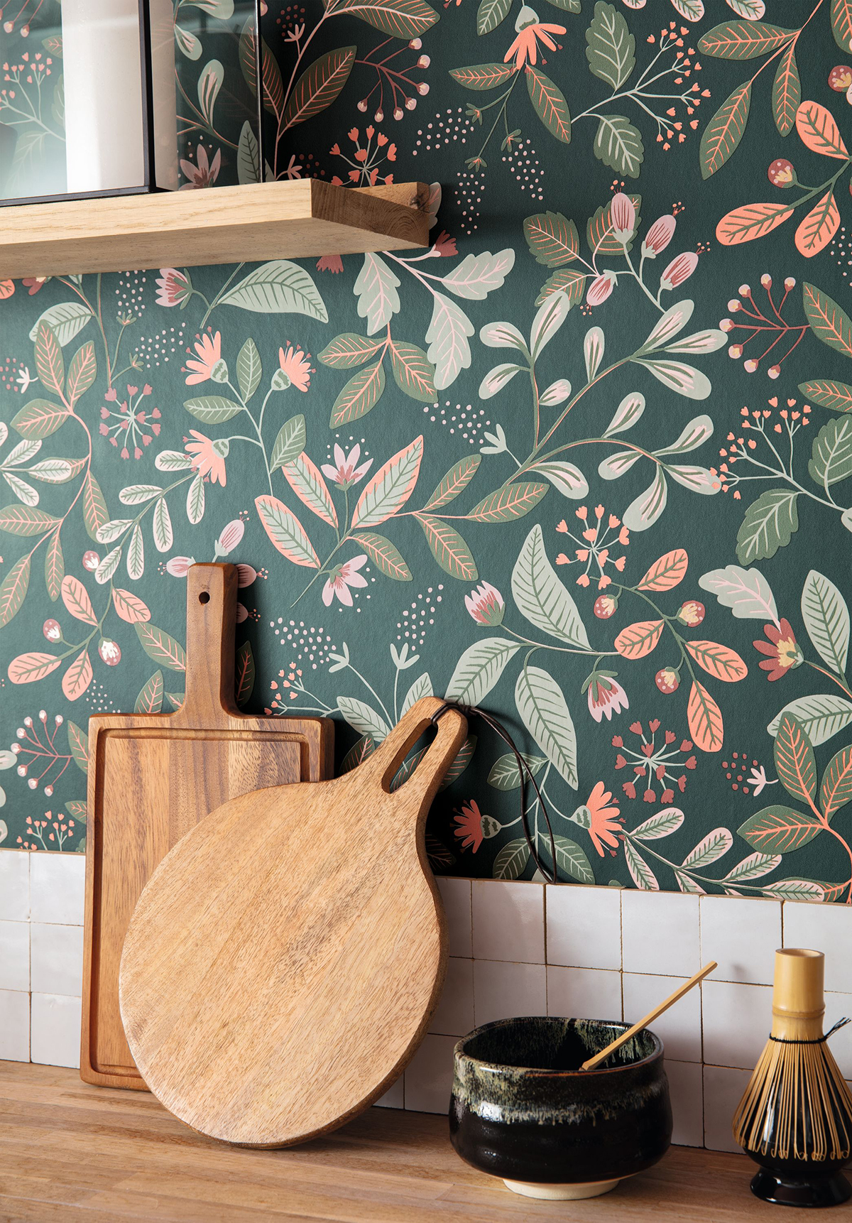 Papier peint Fleuri Chloé vert émeraude - Essentiel de Casélio | Réf. ETL103087172