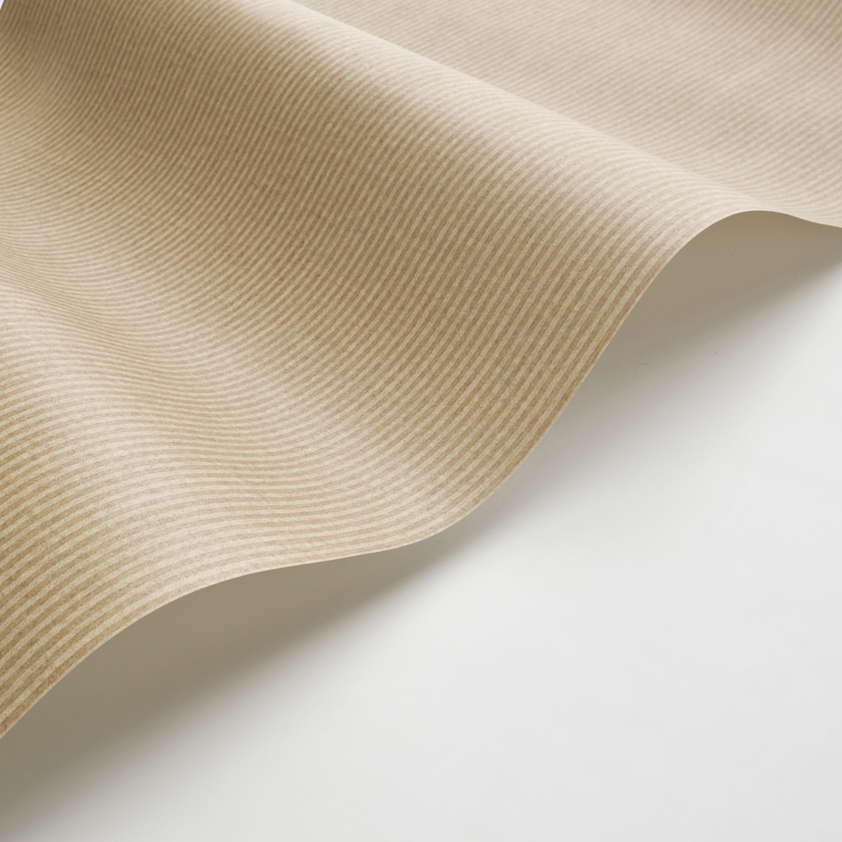 Papier peint Fines Rayures Papier Kraft vert olive - Papercraft de Casadéco AMBV | Réf. PAPC89657474