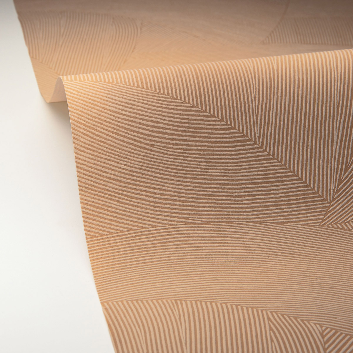 Papier peint Forme Strie Terra café au lait - Origine de Casélio AMB5| Réf. OGN106062030