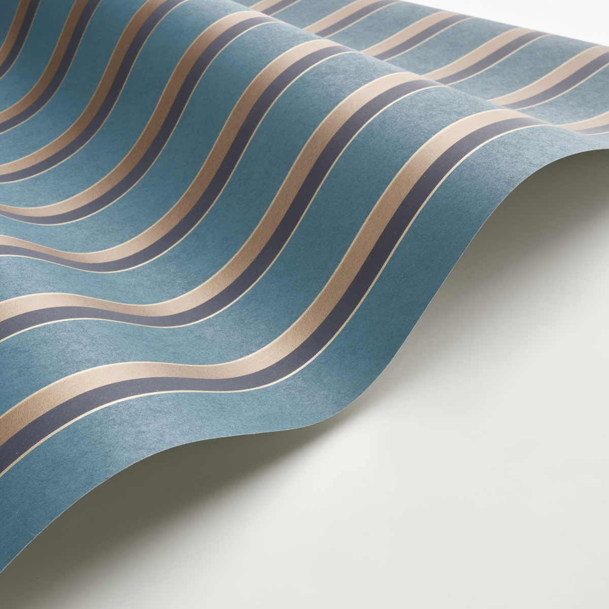 Papier peint Rayure Country Club bleu paon doré - Derby de Casadéco AMBV | Réf. DERB89326687