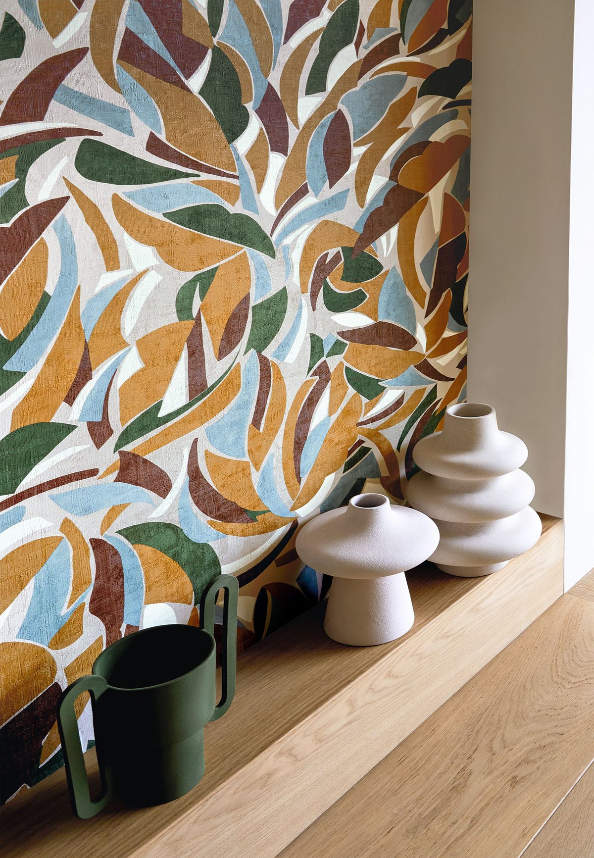 Papier peint Collage Floral bleu et moutarde - L'Atelier de Casamance | Réf. CAS-75553874