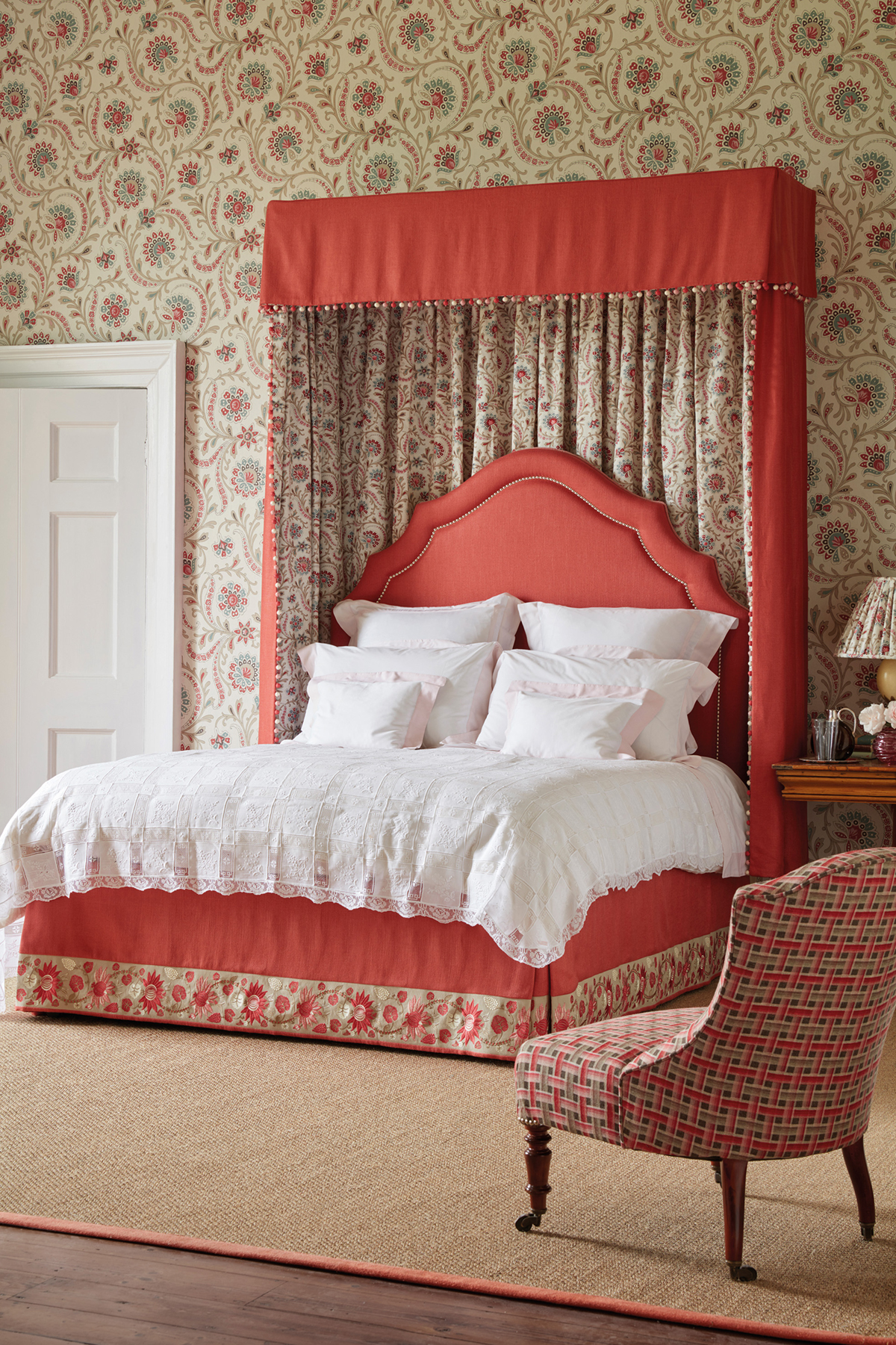 Papier peint Fleur Baroque Baville rouge - Les Indiennes de Nina Campbell | Réf. OSB-NCW4351-01