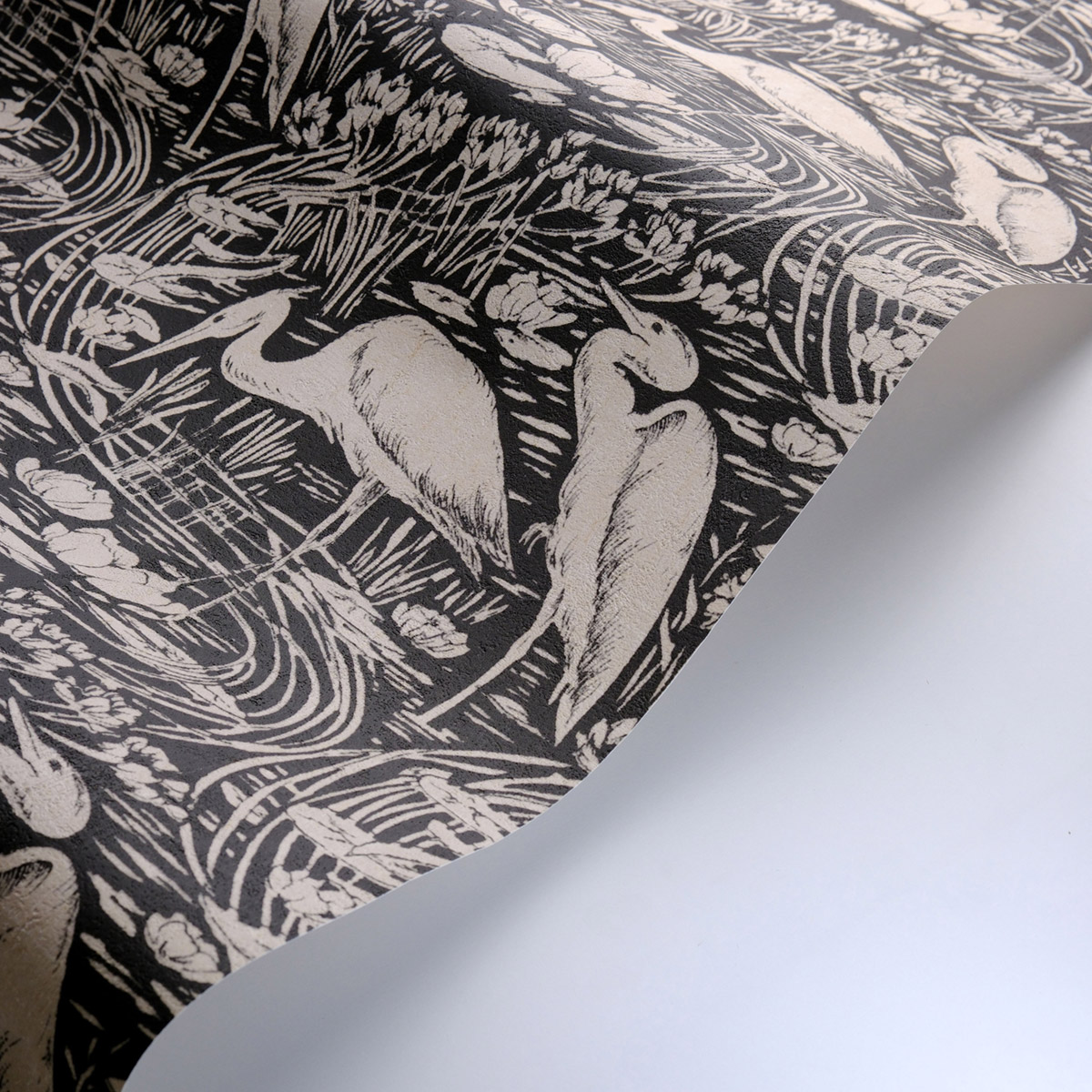 Papier peint Oiseaux Héron Euphrate noir crème - Babylone de Casadéco AMB5| Réf. BBLN89739270