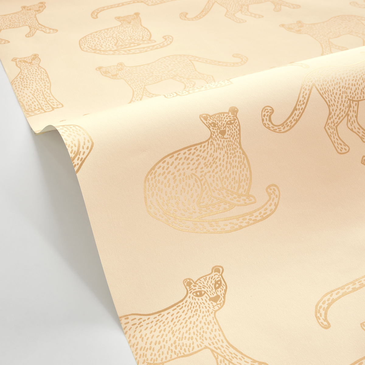 Papier peint Léopard Félin Léa beige rosé doré - Let's Go Girls! de Casélio AMB3 | Réf. LGG104394222