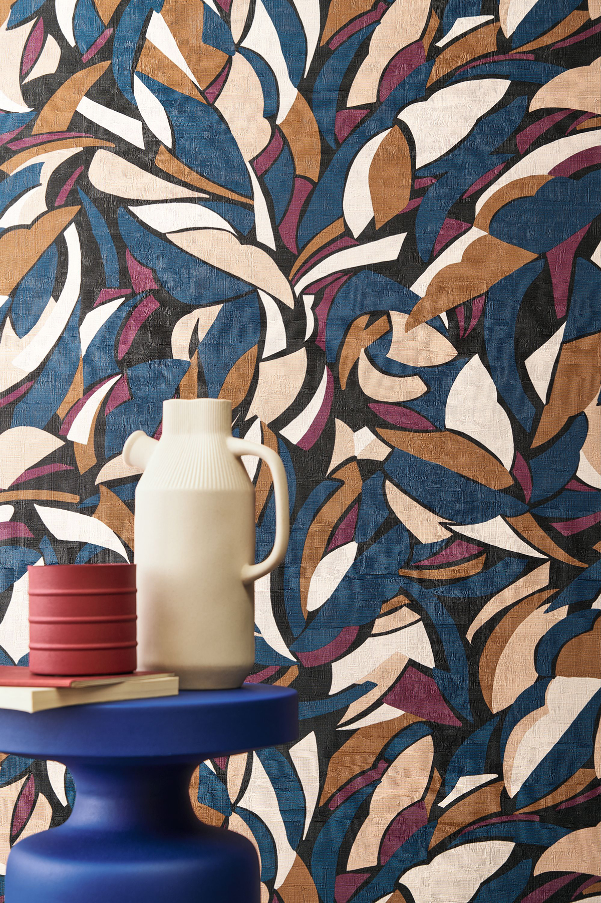 Papier peint Collage Floral noir et bleu marine - L'Atelier de Casamance | Réf. CAS-75553772