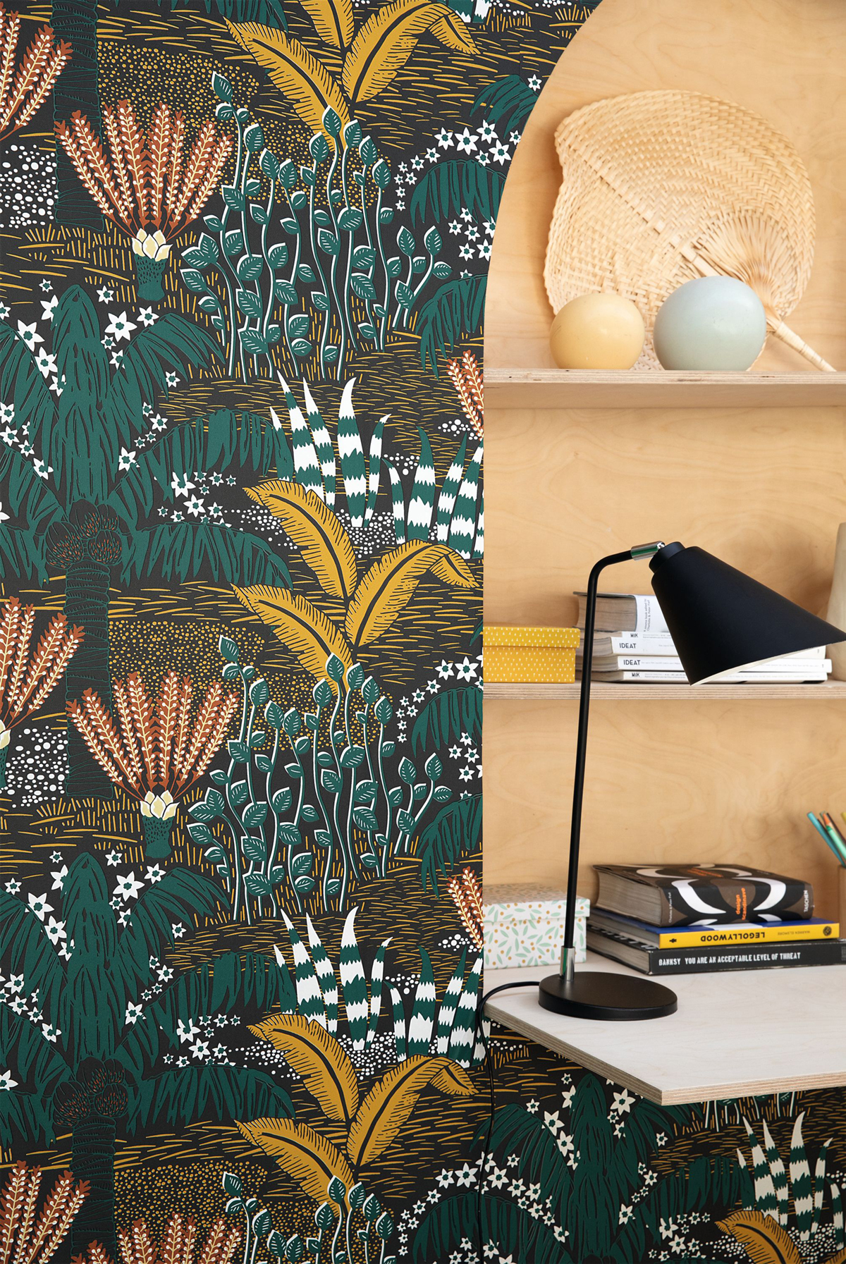 Papier peint Palmier Palmeraie vert noir - L'Epopée de Casélio AMB2 | Réf. EPO103694237