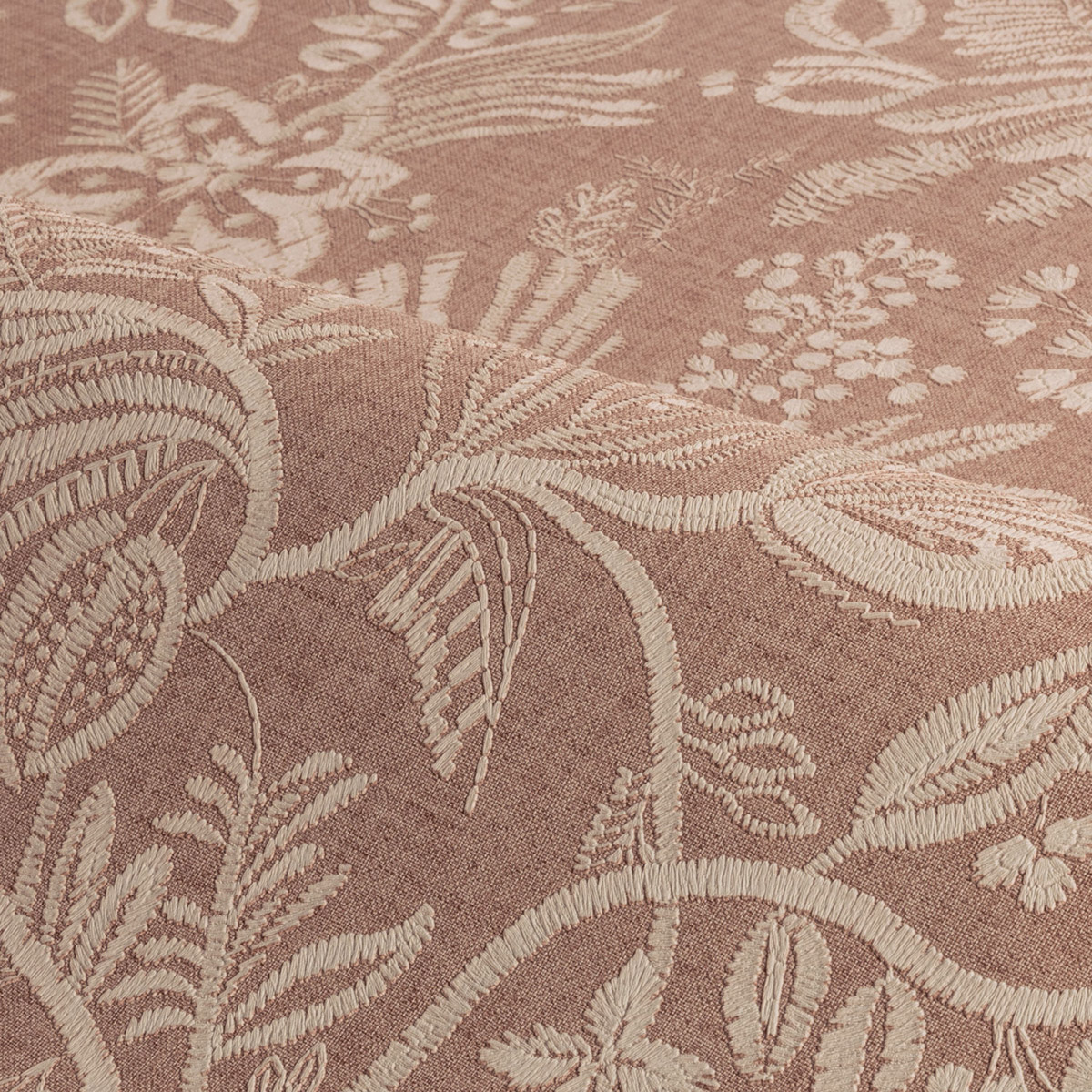 Papier peint Brodé Floral Pastel rose chair - Broderies de Casamance | Réf. CAS-76960610