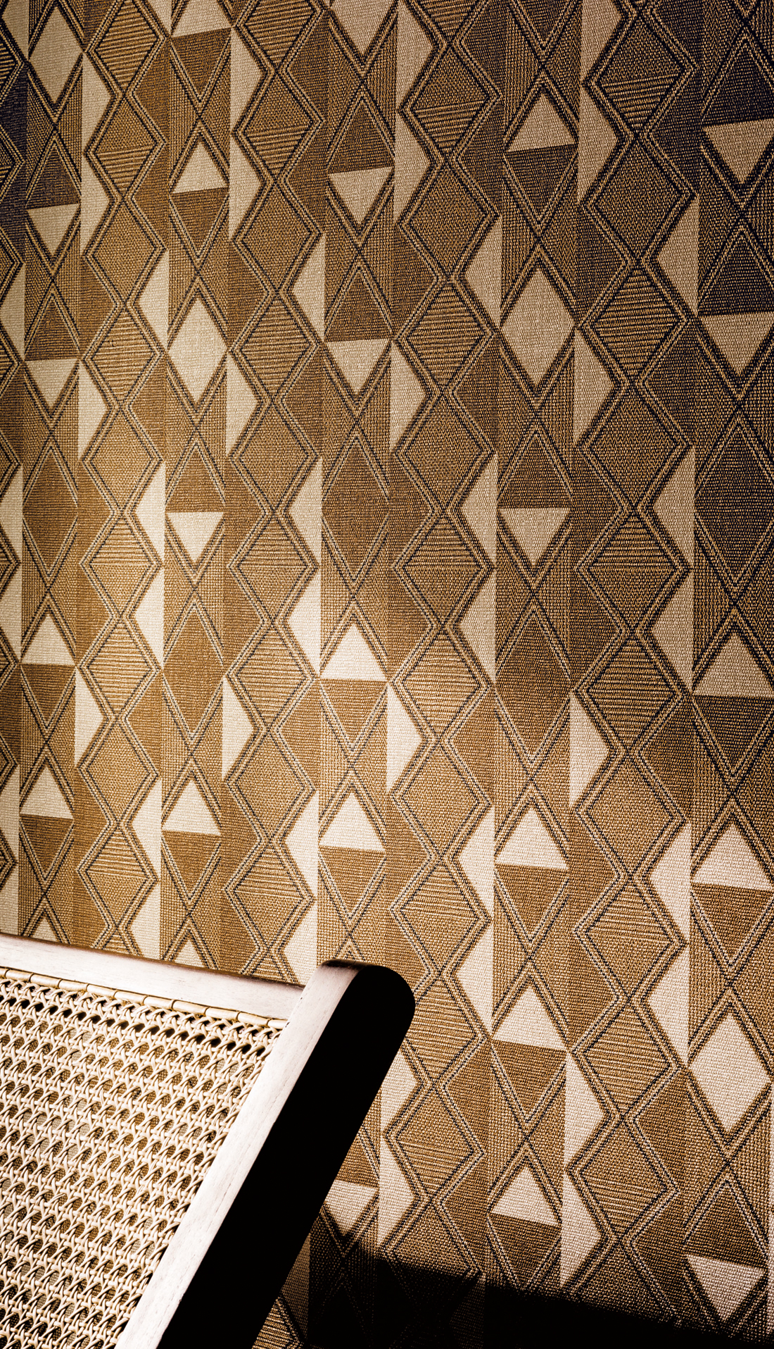 Papier peint ethnique Calcada Moutarde - AMB2 Rio Madeira de Casamance | Réf. CAS-74270364