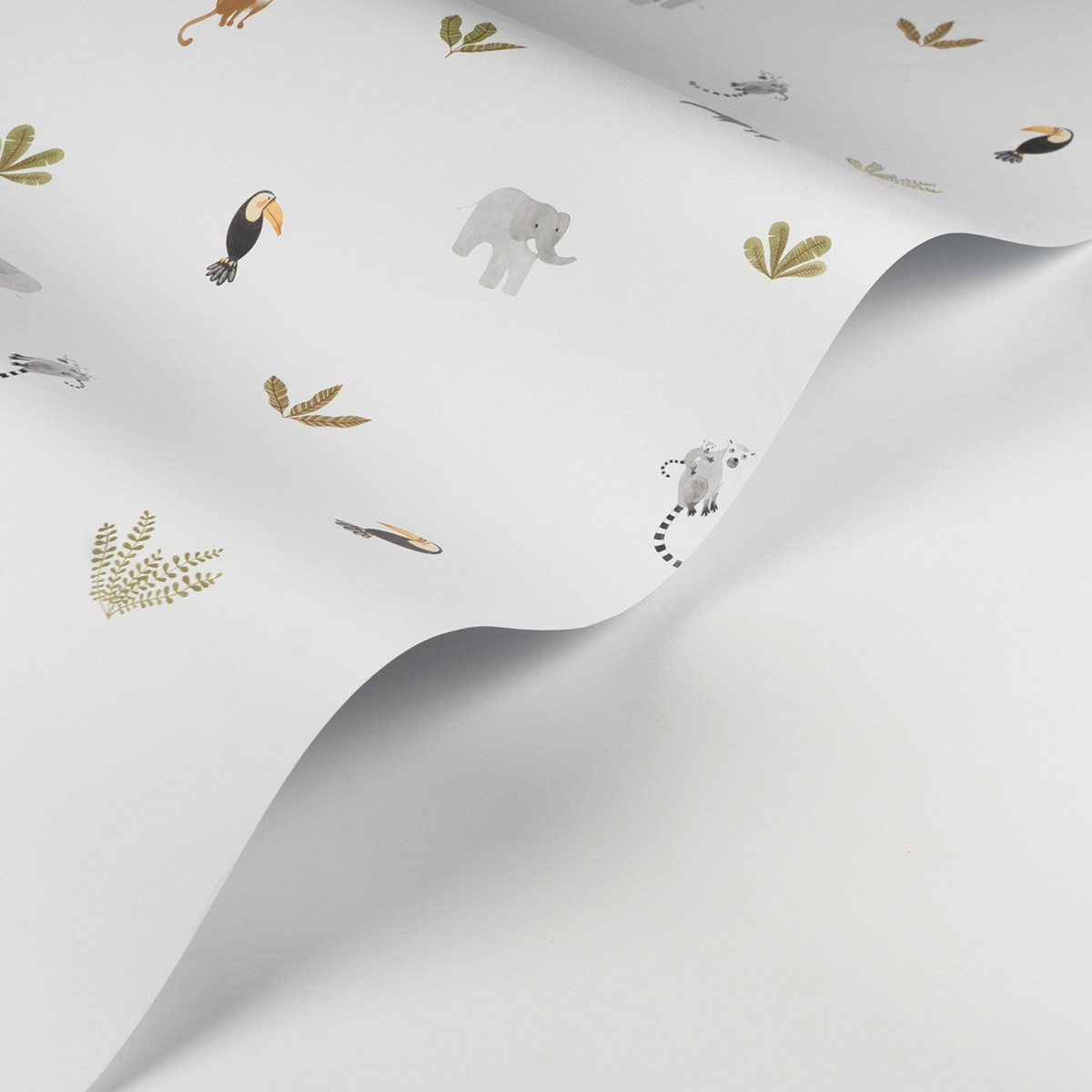 Papier peint Animaux Companions of the Jungle vert feuille - Once Upon A Time 2 de Casadéco AMBV | Réf. OUTD200777474