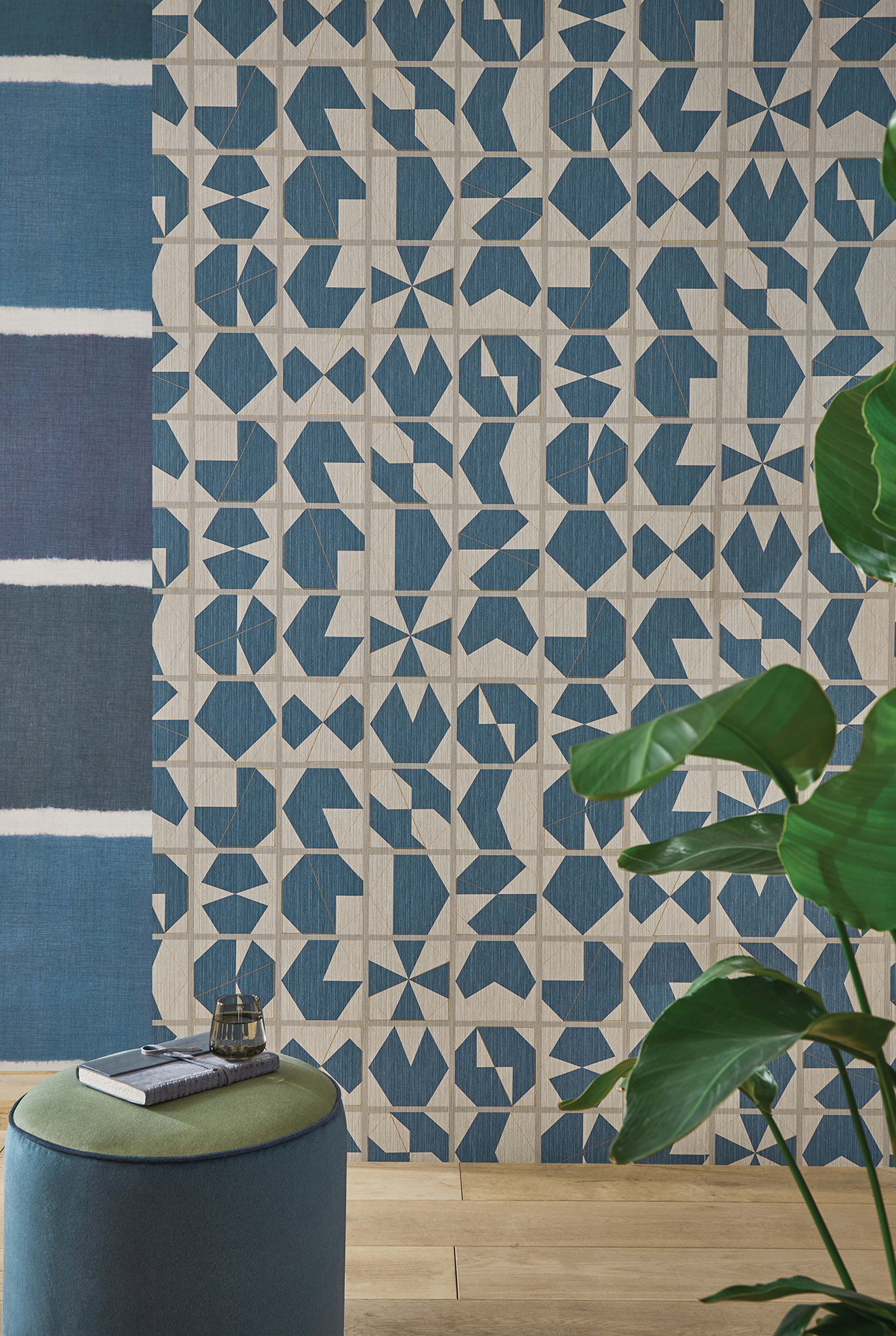 Papier peint Mosaïque Géométrique bleu - Kanoko d'Osborne & Little | Réf. OBS-W7557-03