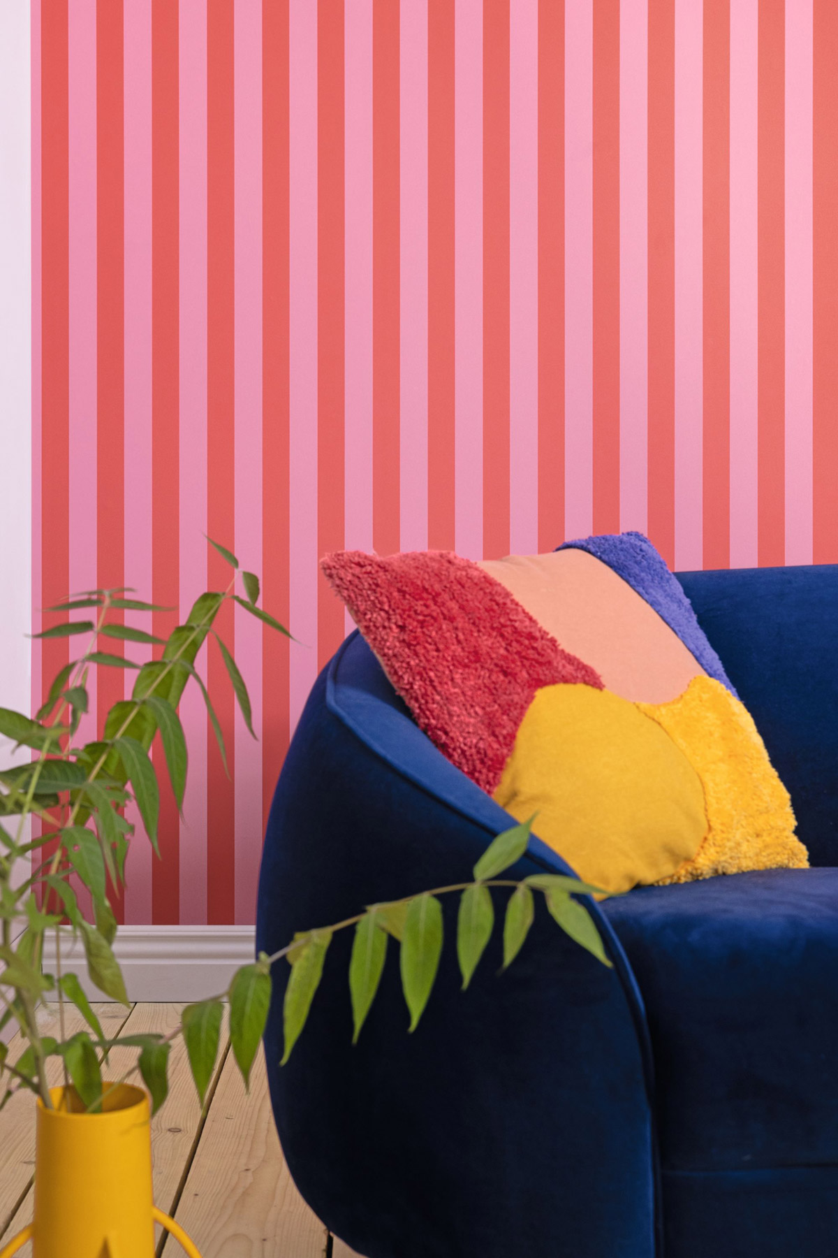 Papier peint Rayures Fines Lines rose rouge corail - Basics de Casélio AMB2| Réf. BAI104034140