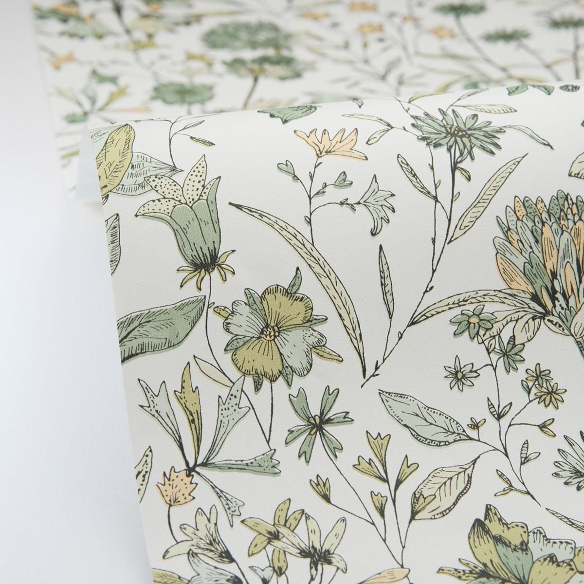 Papier peint Fleur Jardin de Giverny vert doux - Art of Botany de Casélio AMBV | Réf. AOB103000798