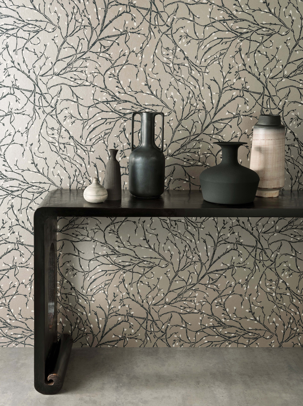 Papier peint Branche Twiggy argenté - Folium de Osborne & Little | Réf. OSB-W7339-01