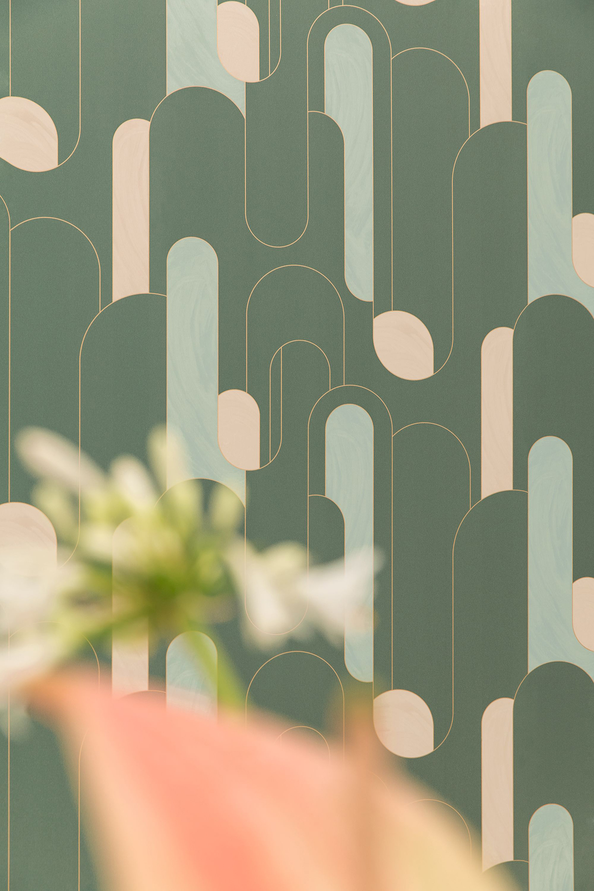 Papier peint Arche Up and Around vert et doré - Around de Casélio | AMB Réf. ARN102877020