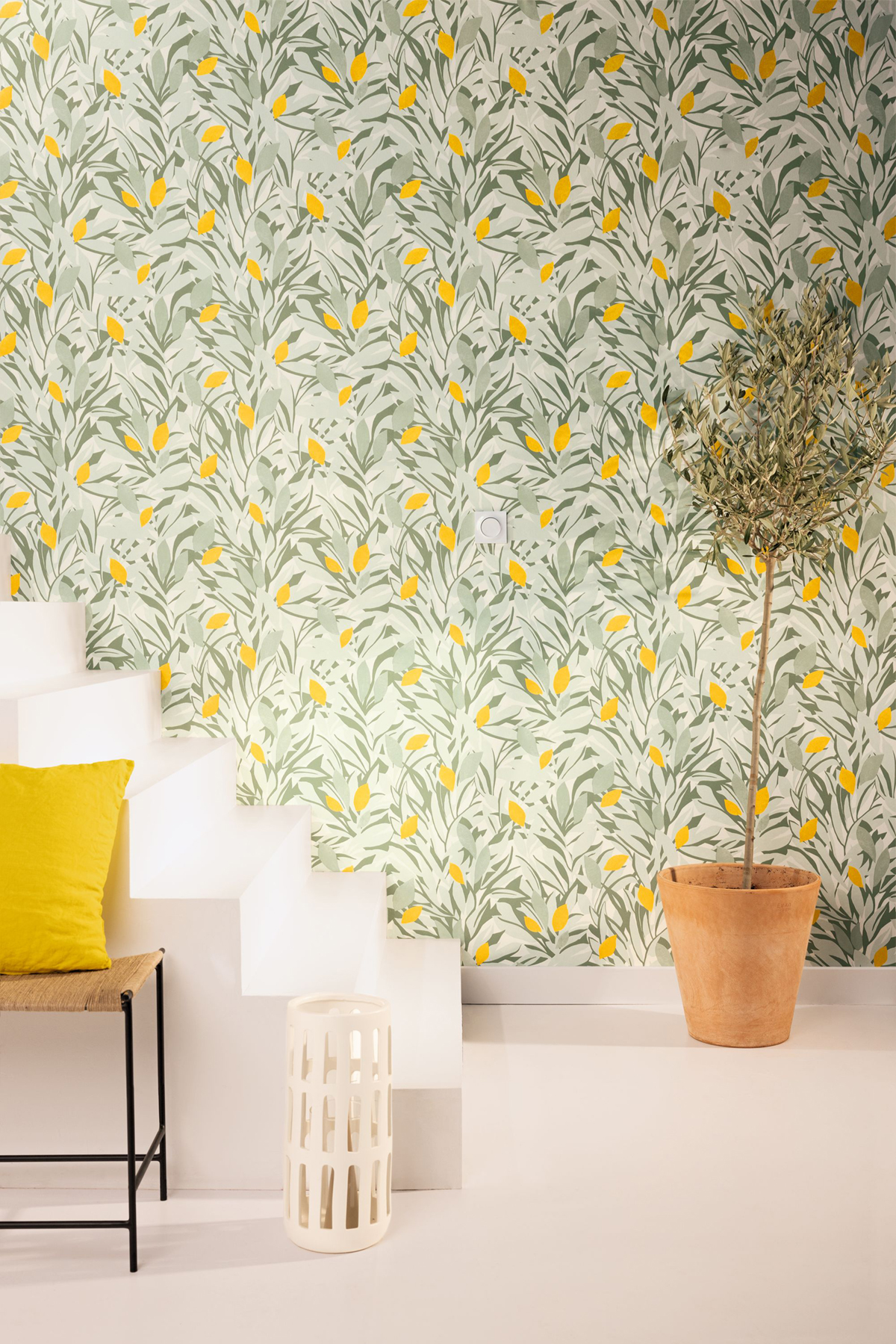 Papier peint Feuillage Citronnier Cassis vert argile jaune - Azur de Casélio AMB2 | Réf. AZU105457243
