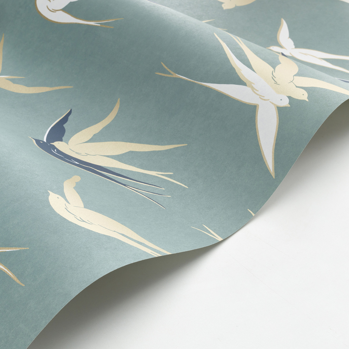 Papier peint Oiseau Hirondelle Swallow vert sauge doré - Twenties de Casadéco AMBV | Réf. TWNT88637353