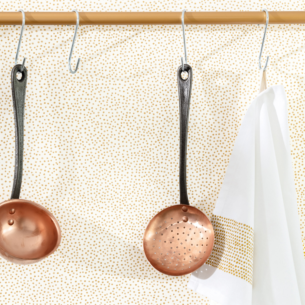 Papier peint Pois Sparkle Blanc/Doré - Green Life de Casélio AMB2 | Réf. GNL101730020