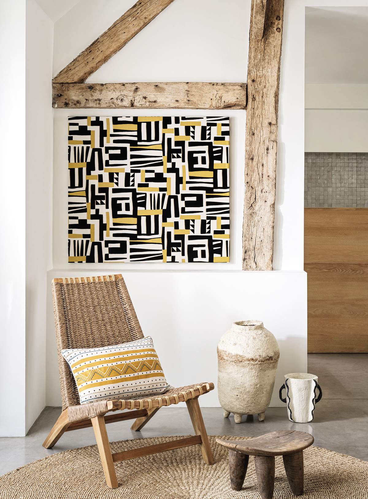 Papier peint Géométrique Zawaya Velours Flock moutarde noir - Irisa d'Osborne & Little | Réf. OSB-W7851-01