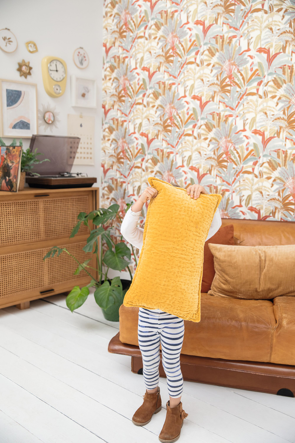 Papier peint Jungle Evasion orangé - L'escapade de Casélio AMB | Réf. EPA102302685