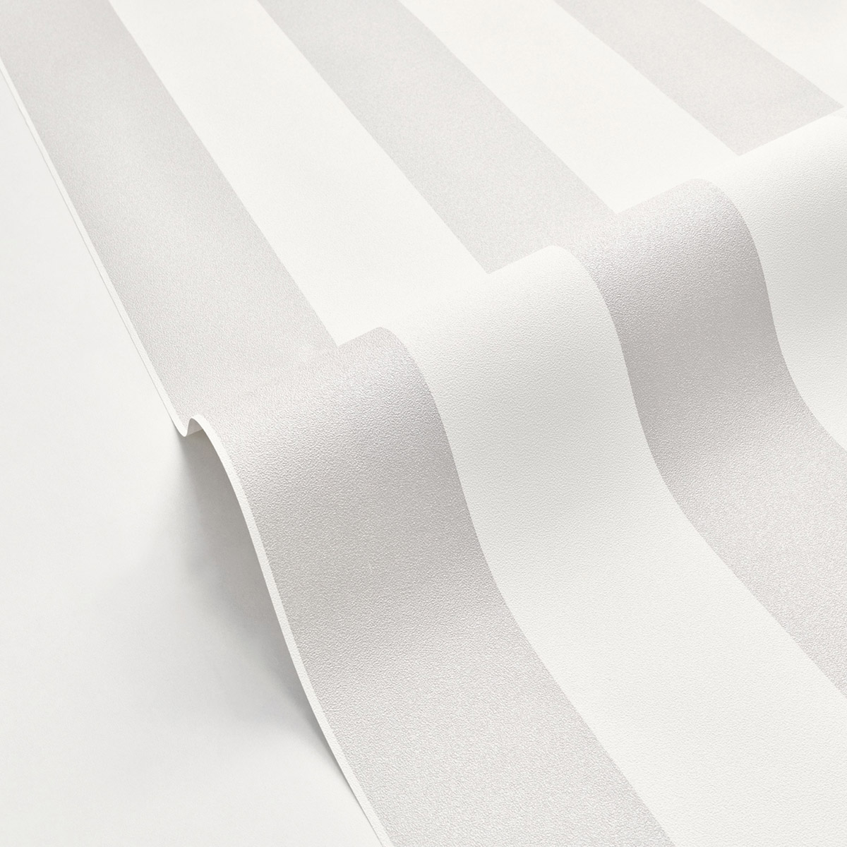Papier peint Rayures Wide Lines blanc argenté - Basics de Casélio AMB4| Réf. BAI104029001