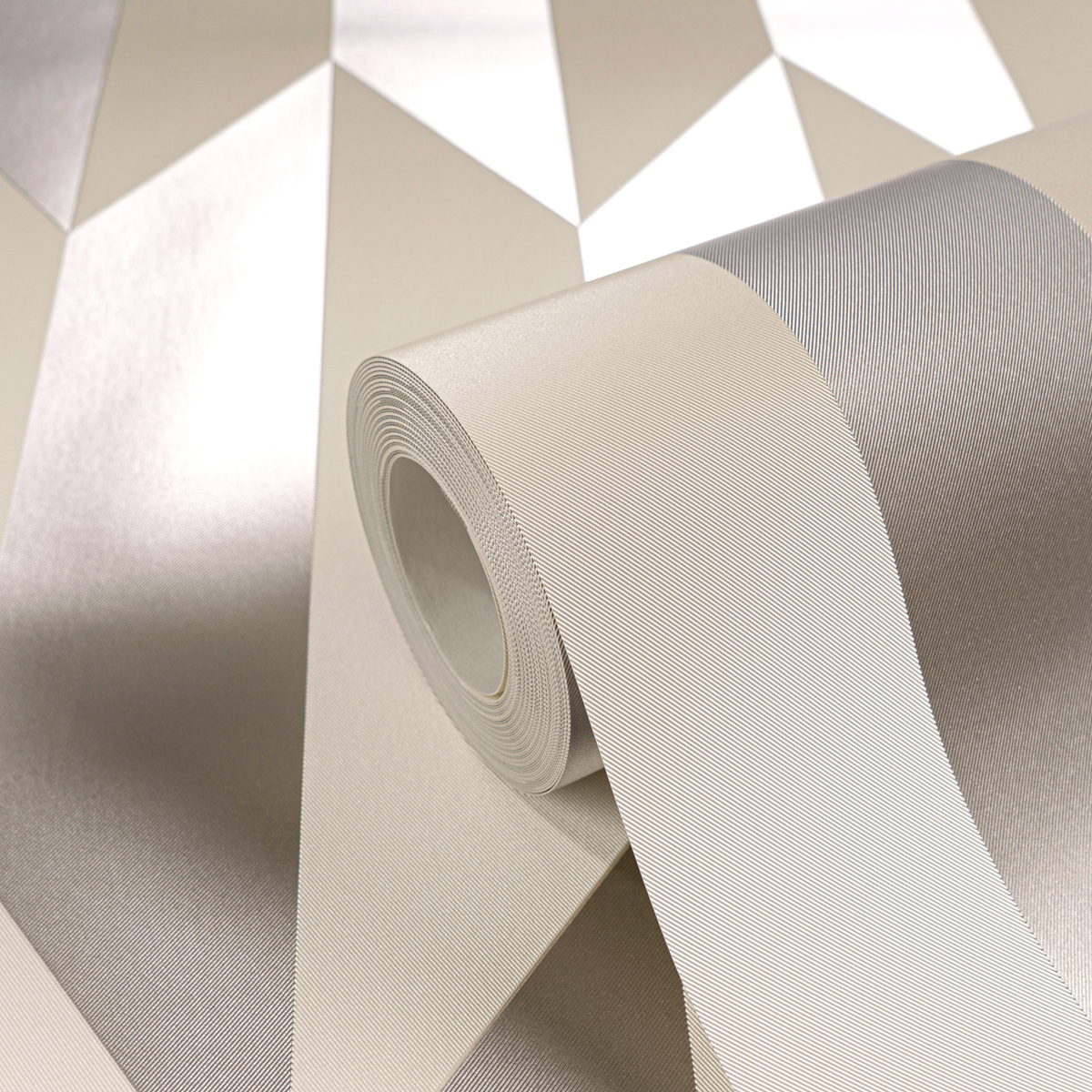 Papier peint Damier Graphique Groove argenté - Cosmoliving d'A.S. Création ZOOM | Réf. AS-790863