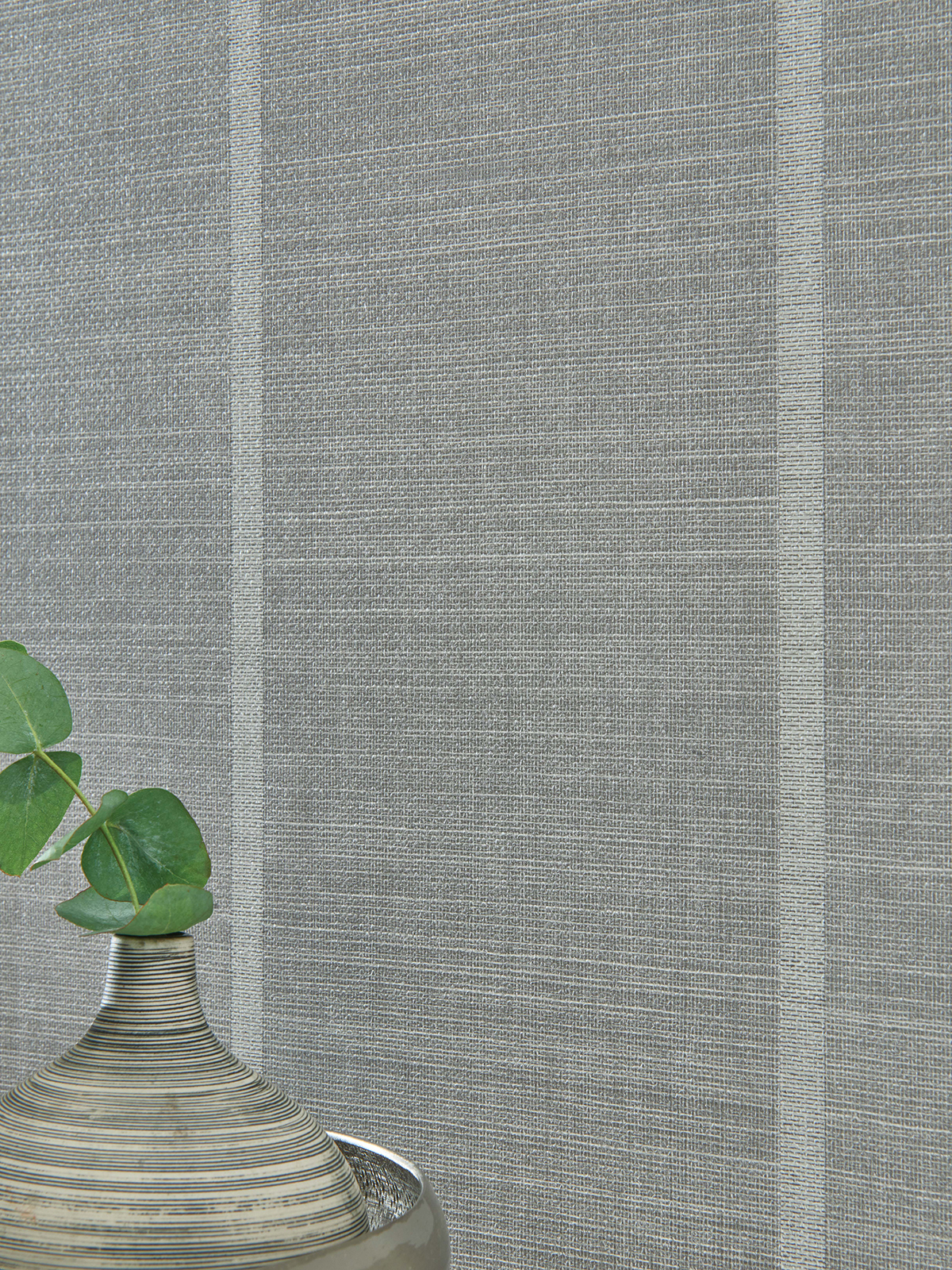 Papier peint Tissage Rayure gris - Kanoko d'Osborne & Little | Réf. OBS-W7558-01