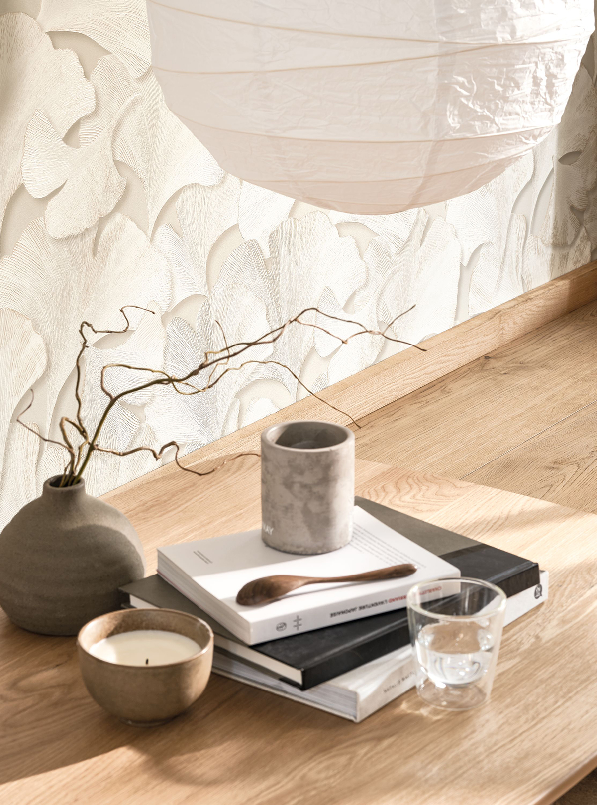 Papier peint Feuille Gingko Biloba gris et irisé - Gingko de Casadéco | AMB Réf. GINK86241212