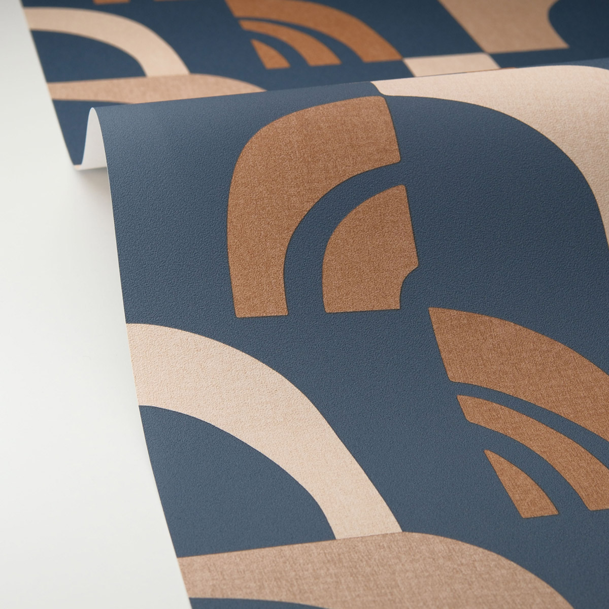 Papier peint Arrondi Moderne Empreinte bleu marine - Origine de Casélio AMB5| Réf. OGN106076066