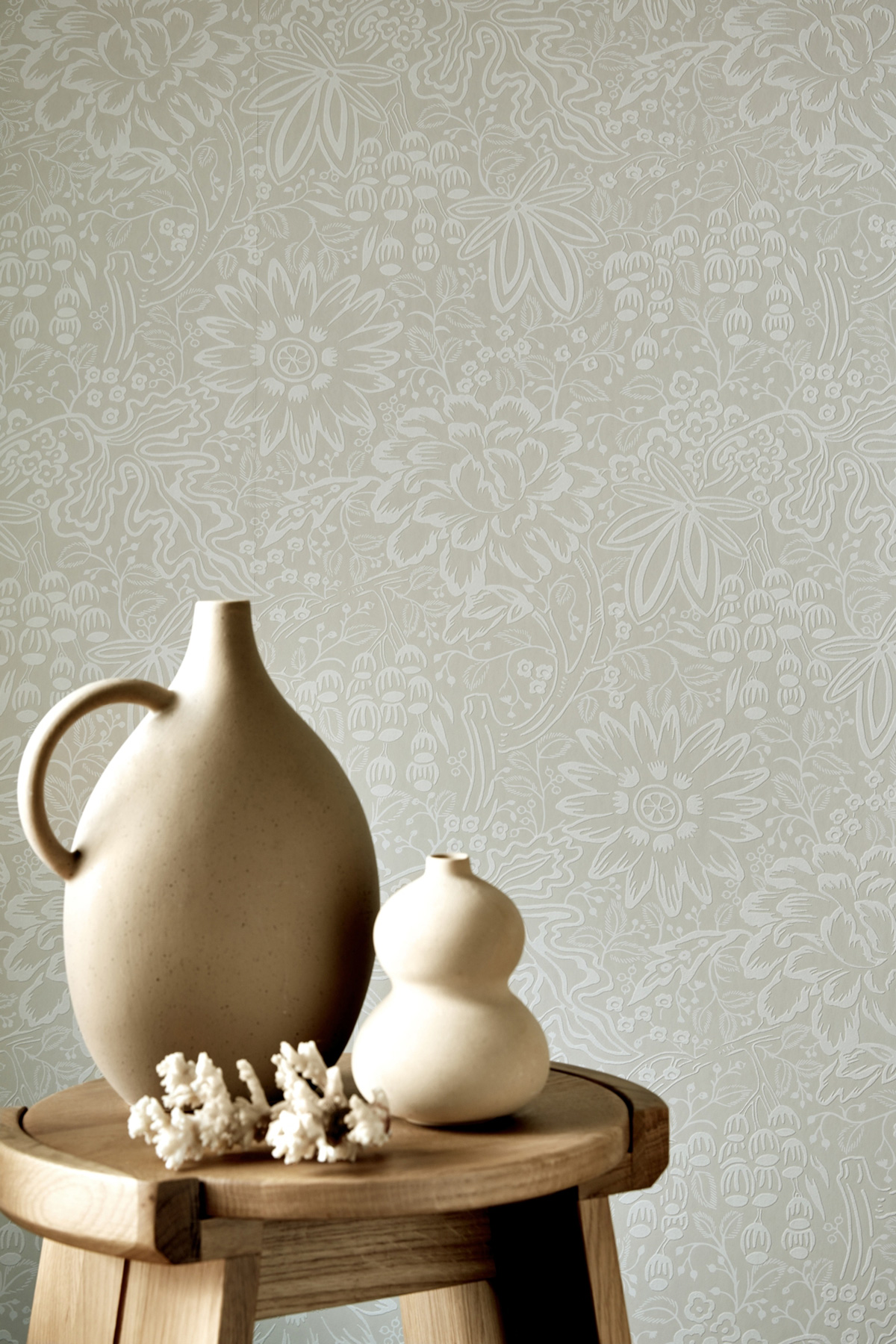Papier peint Fleurs Peony Garden ivoire - V&A Decorative Papers III d'Initiales | Réf. INI-2513-188-02