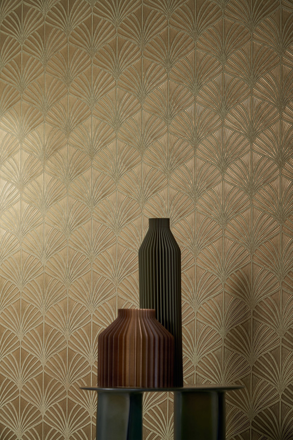 Papier peint Palmette Art Déco Néréide vert lichen doré - Magnitude de Casamance AMB2 | Réf. CAS-76651324